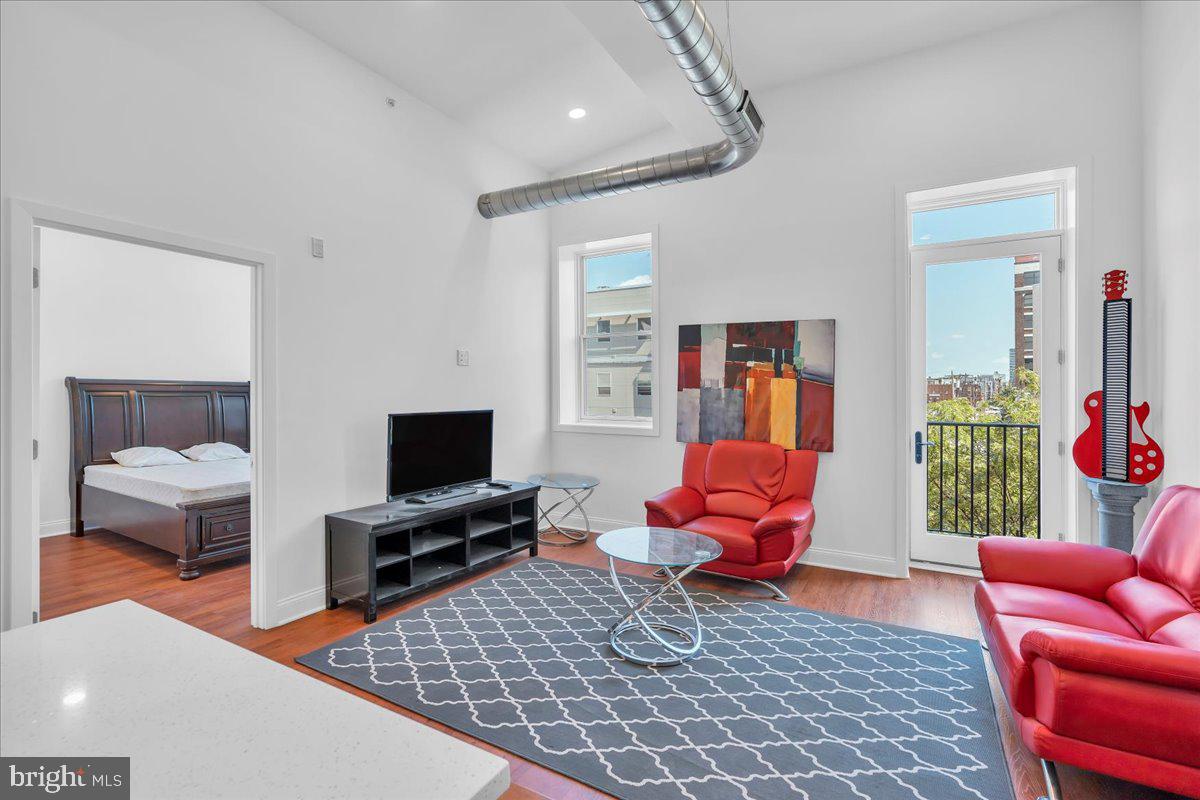 FAIRMOUNT - Residential Lease