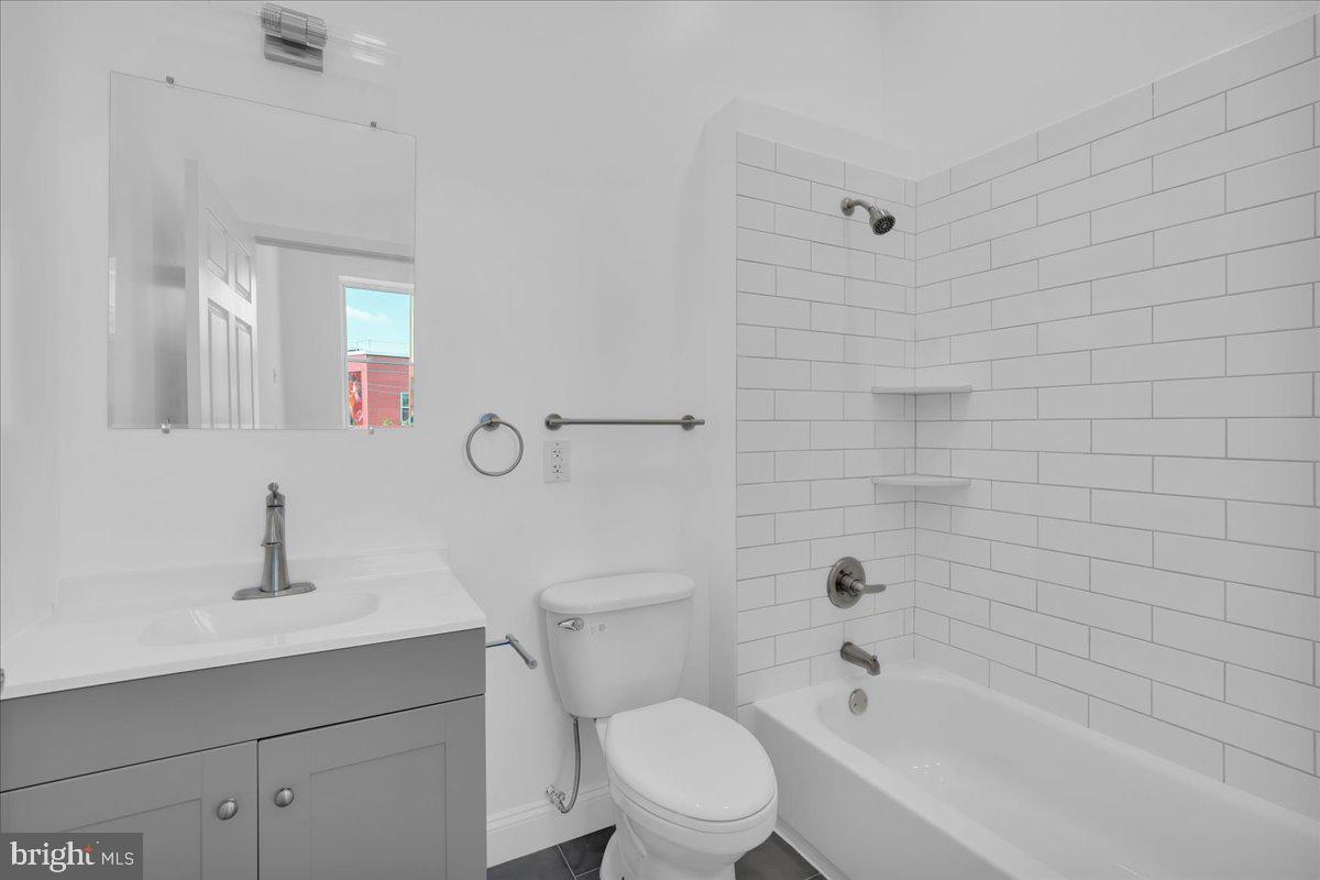 FAIRMOUNT - Residential Lease