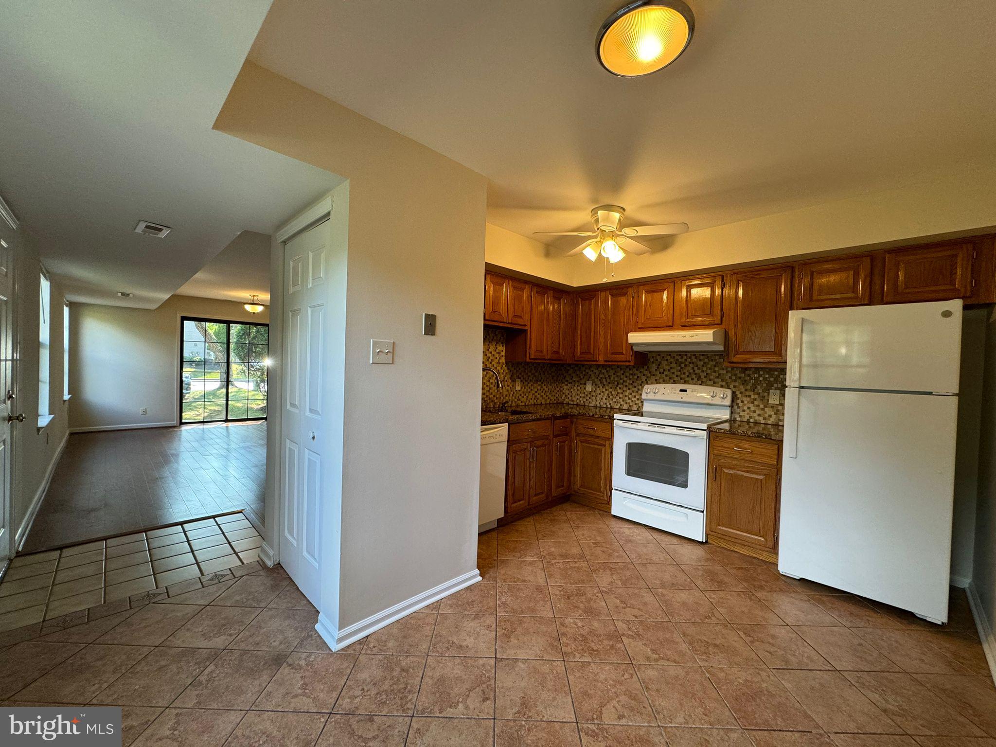 HAMPTON GREENS - Residential Lease