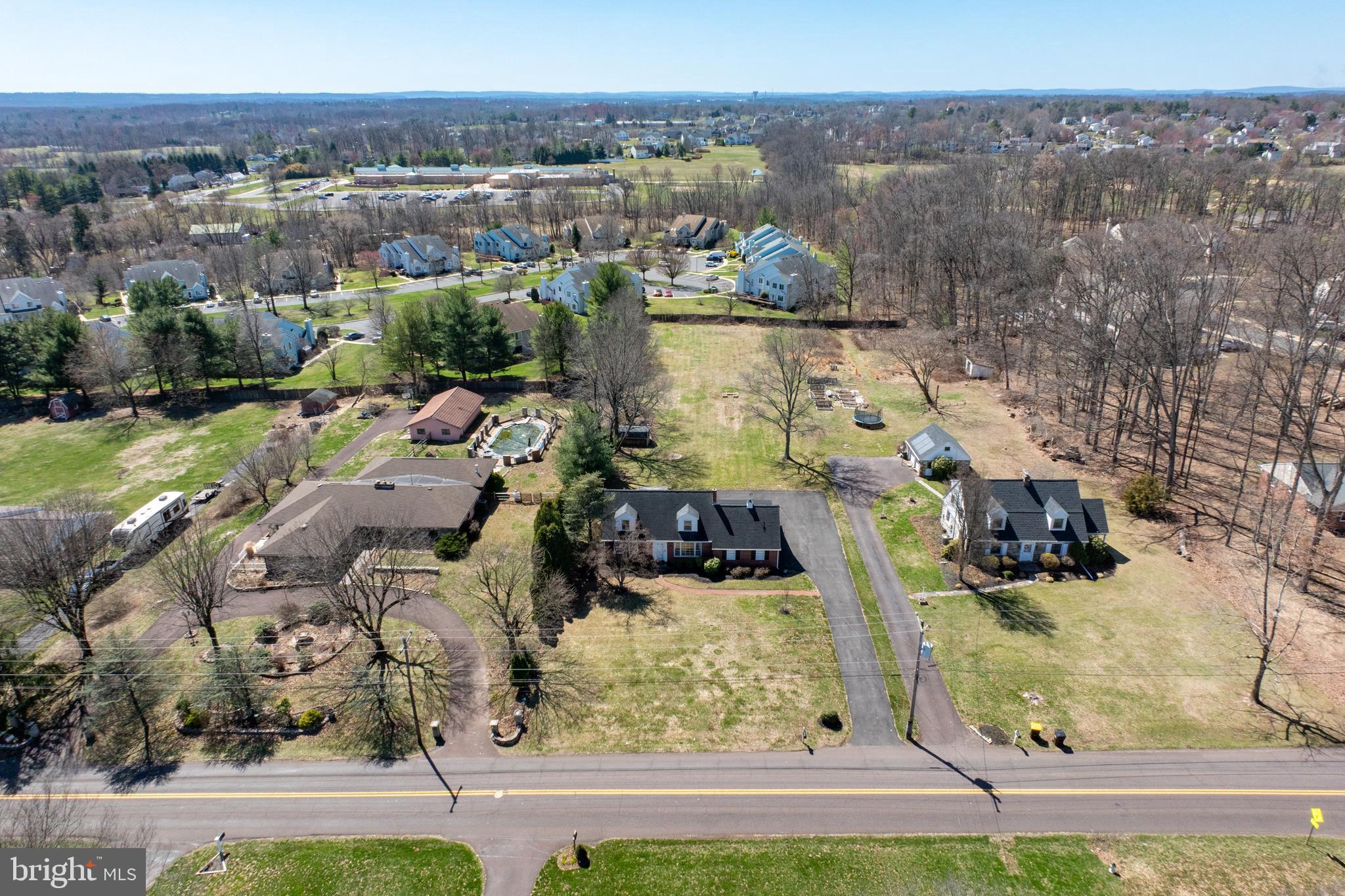 382 OAK DRIVE