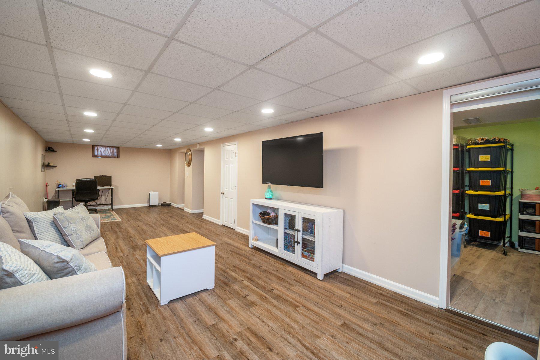 CRESTWOOD - Residential