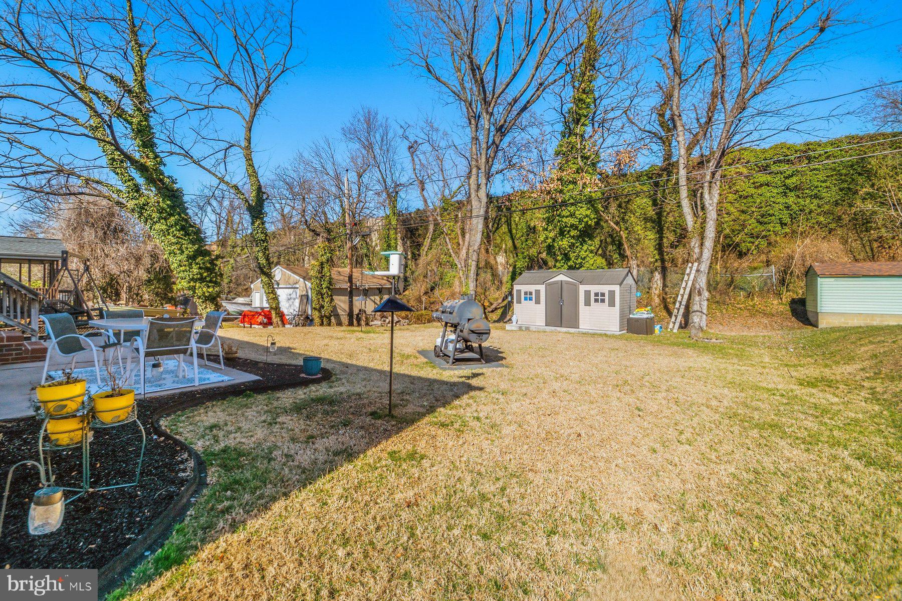 CRESTWOOD - Residential