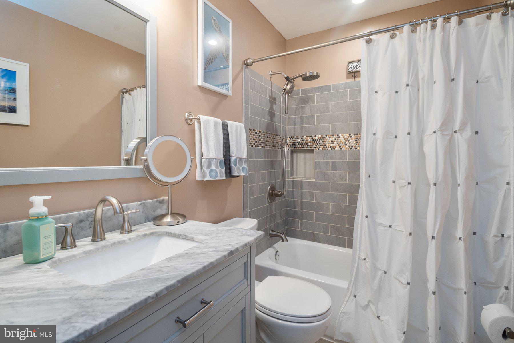 CRESTWOOD - Residential