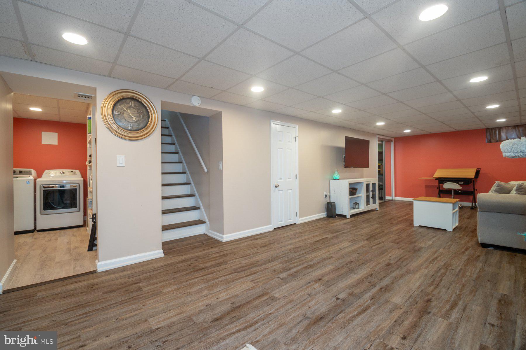 CRESTWOOD - Residential