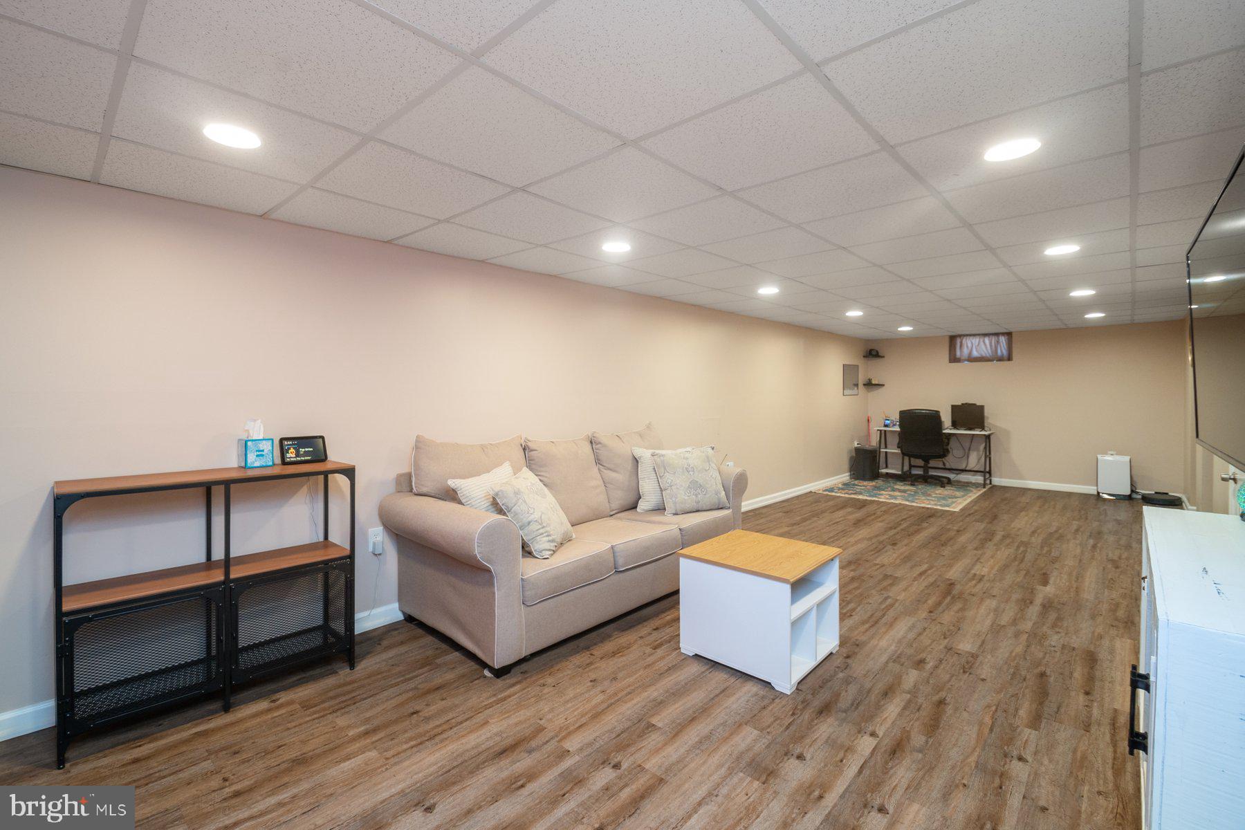 CRESTWOOD - Residential