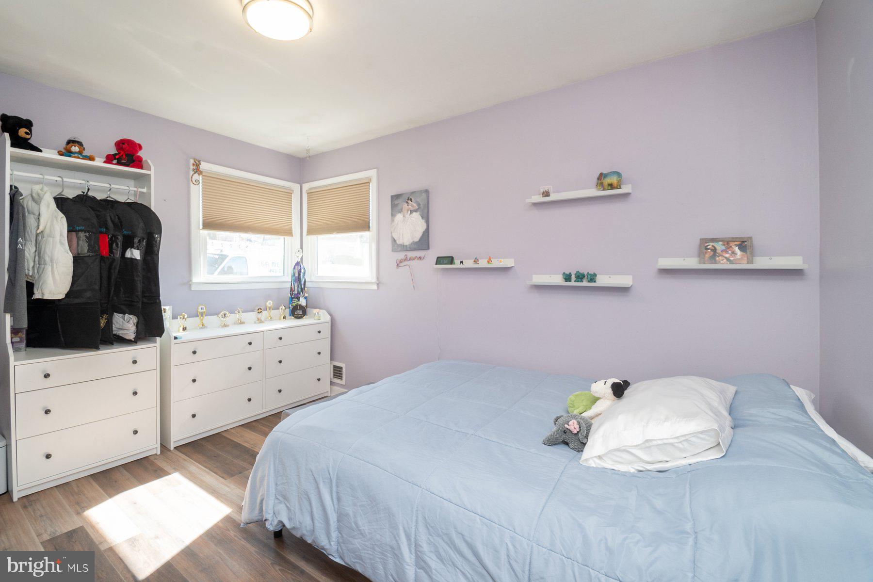 CRESTWOOD - Residential