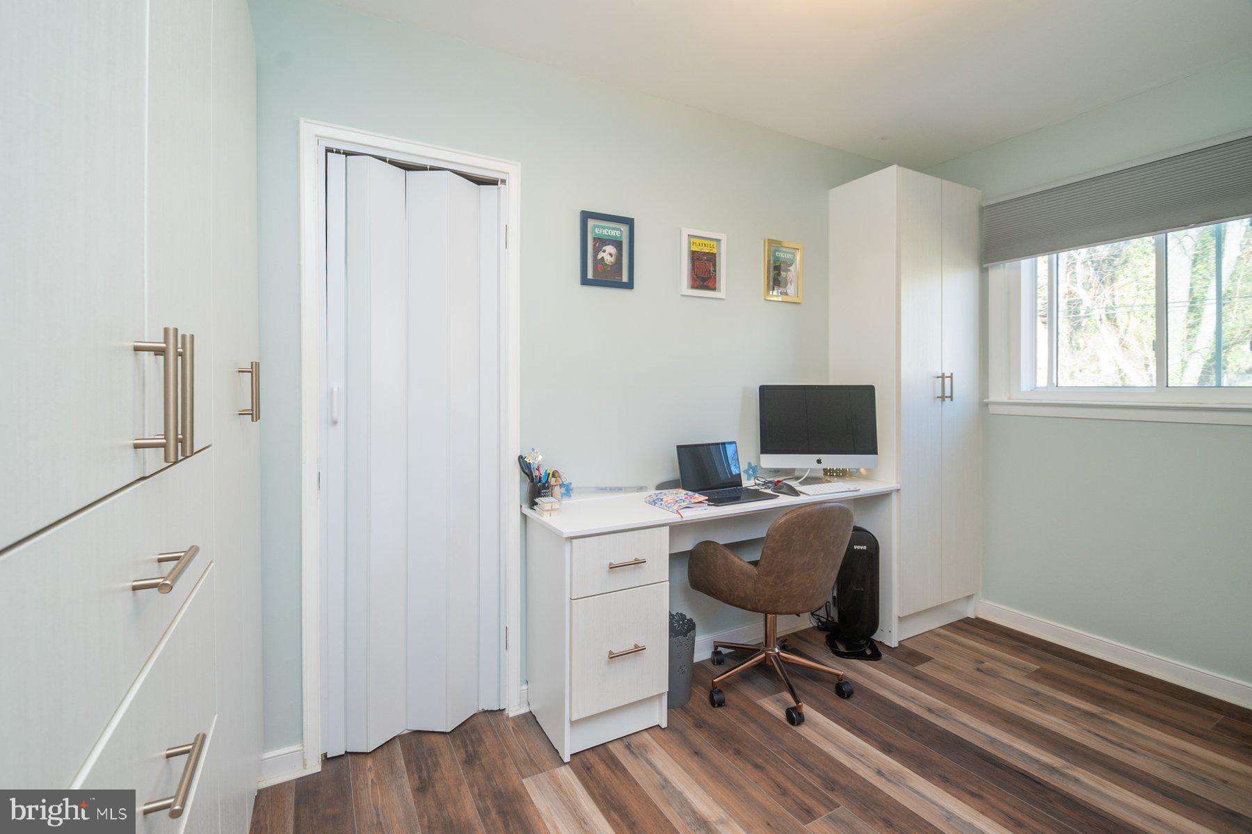 CRESTWOOD - Residential