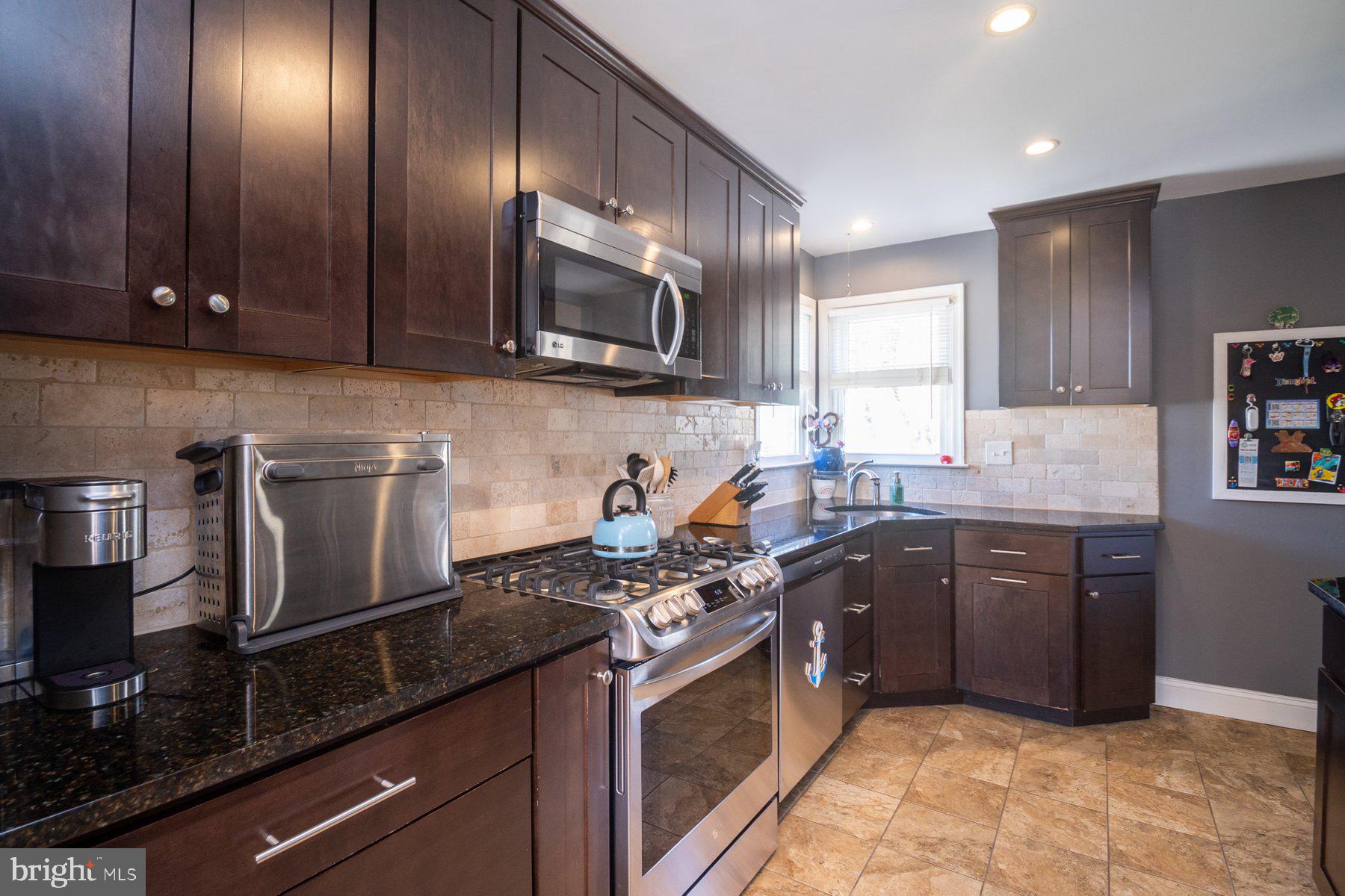 CRESTWOOD - Residential