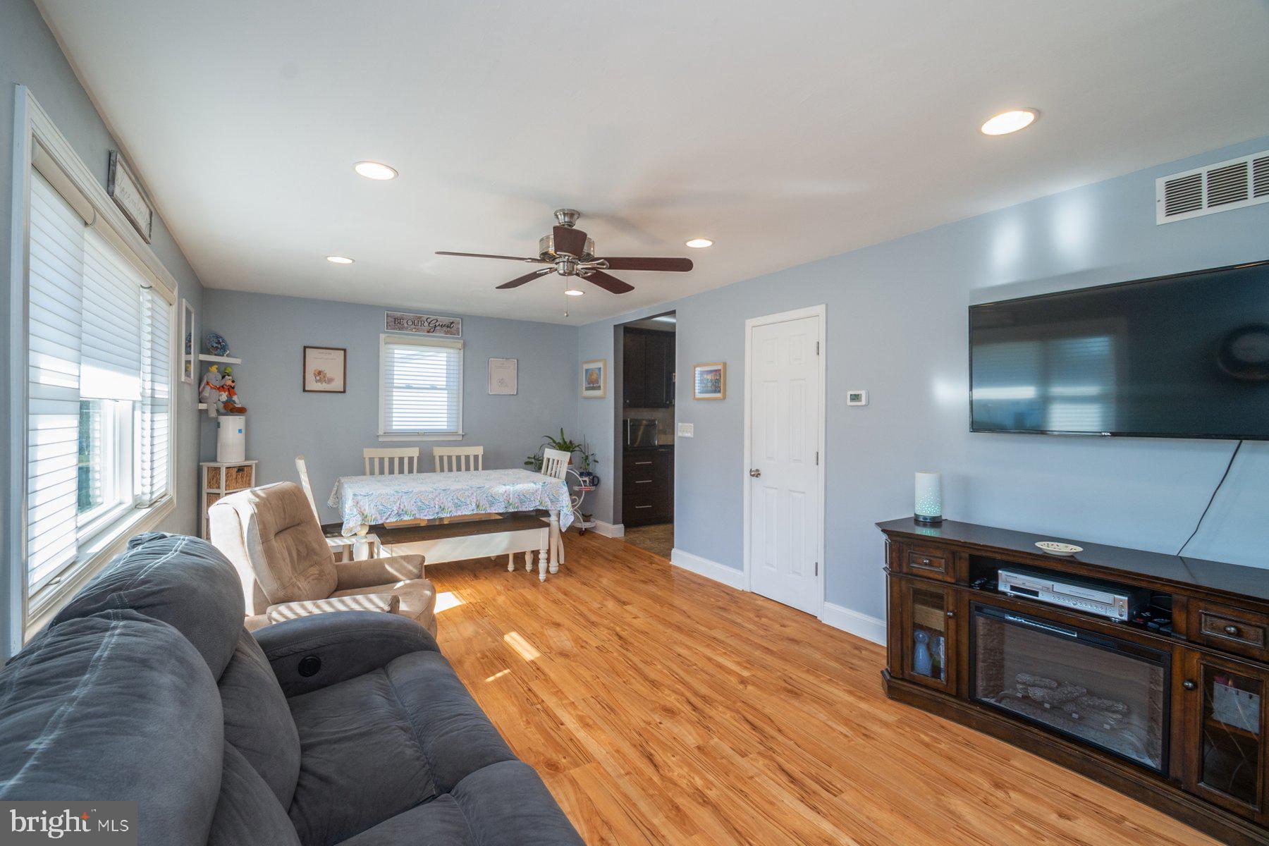 CRESTWOOD - Residential