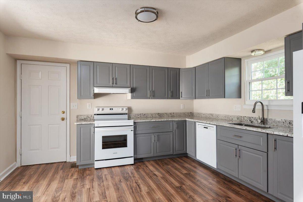 HILLMEADE STATION - Residential