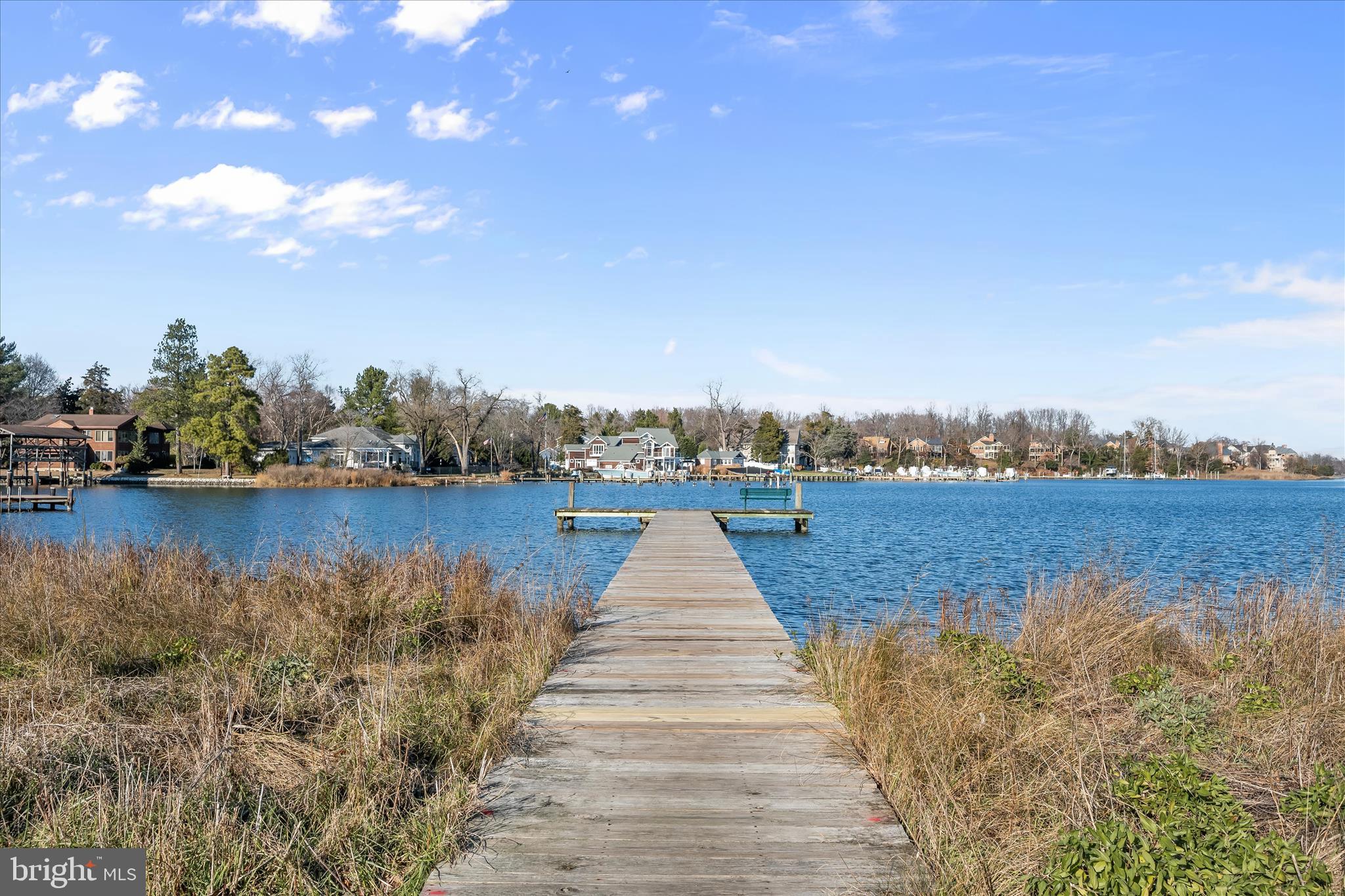 WOODLAND BEACH - Residential