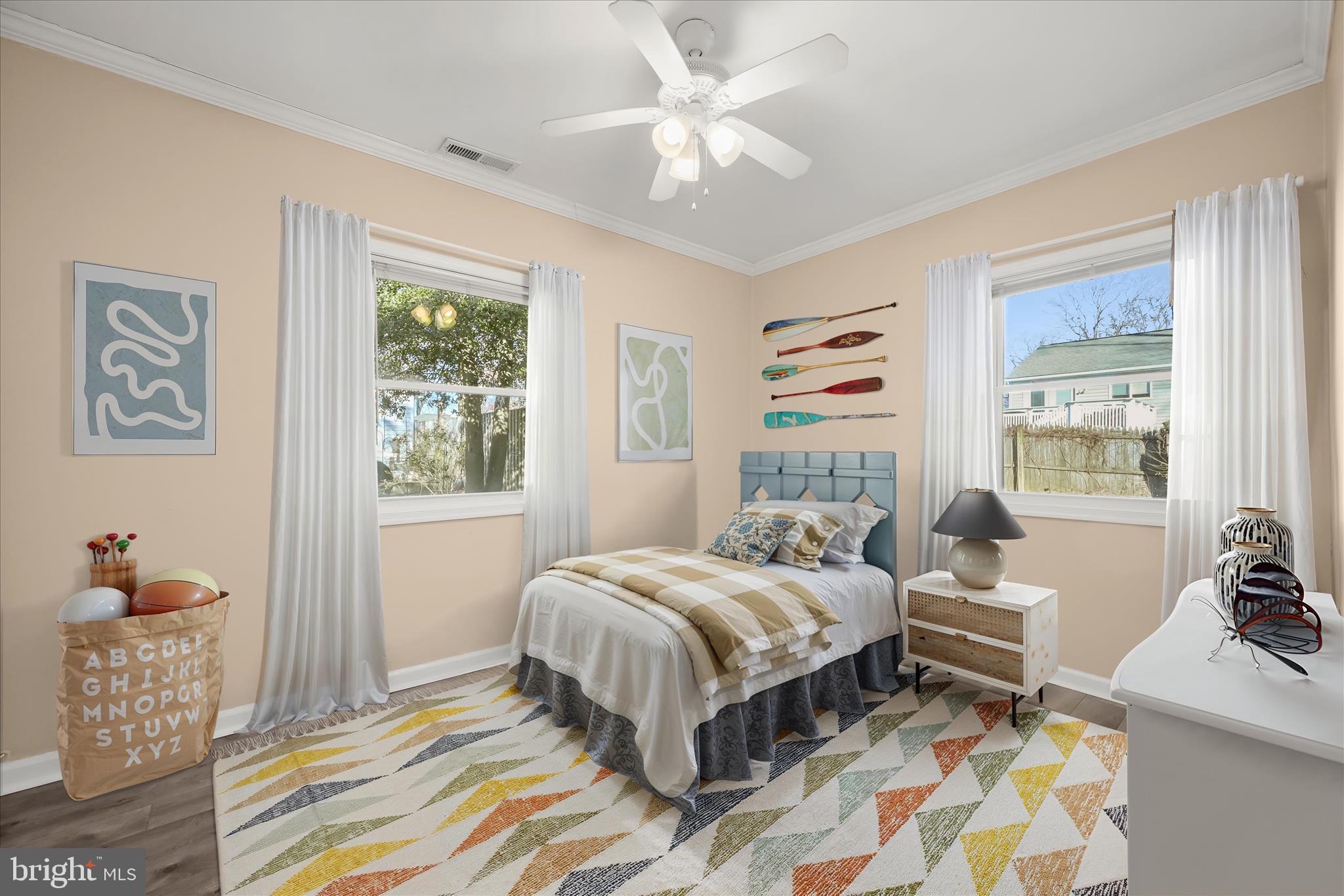 WOODLAND BEACH - Residential