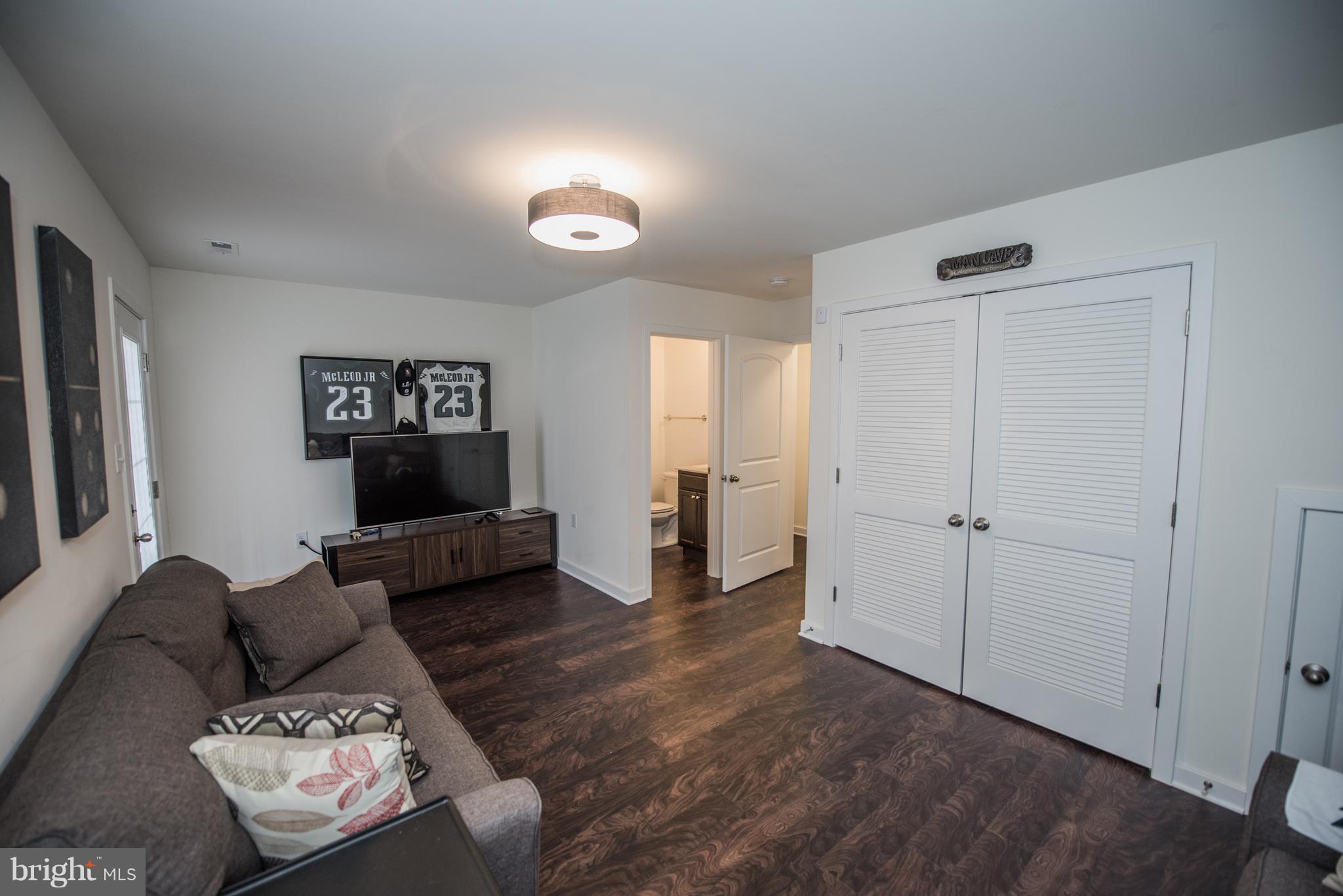 BROOKFIELD - Residential