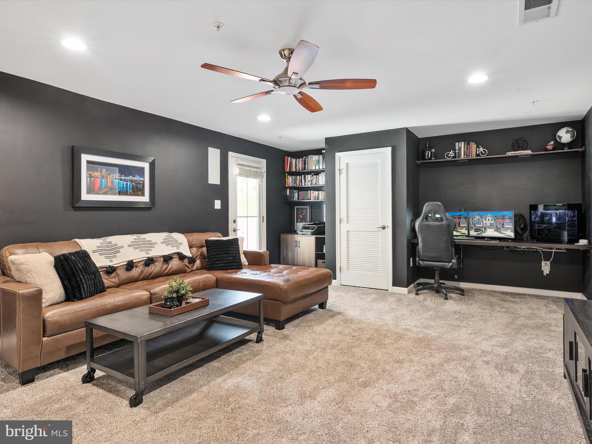 CREEKSIDE VILLAGE AT TANYARD SPRINGS - Residential