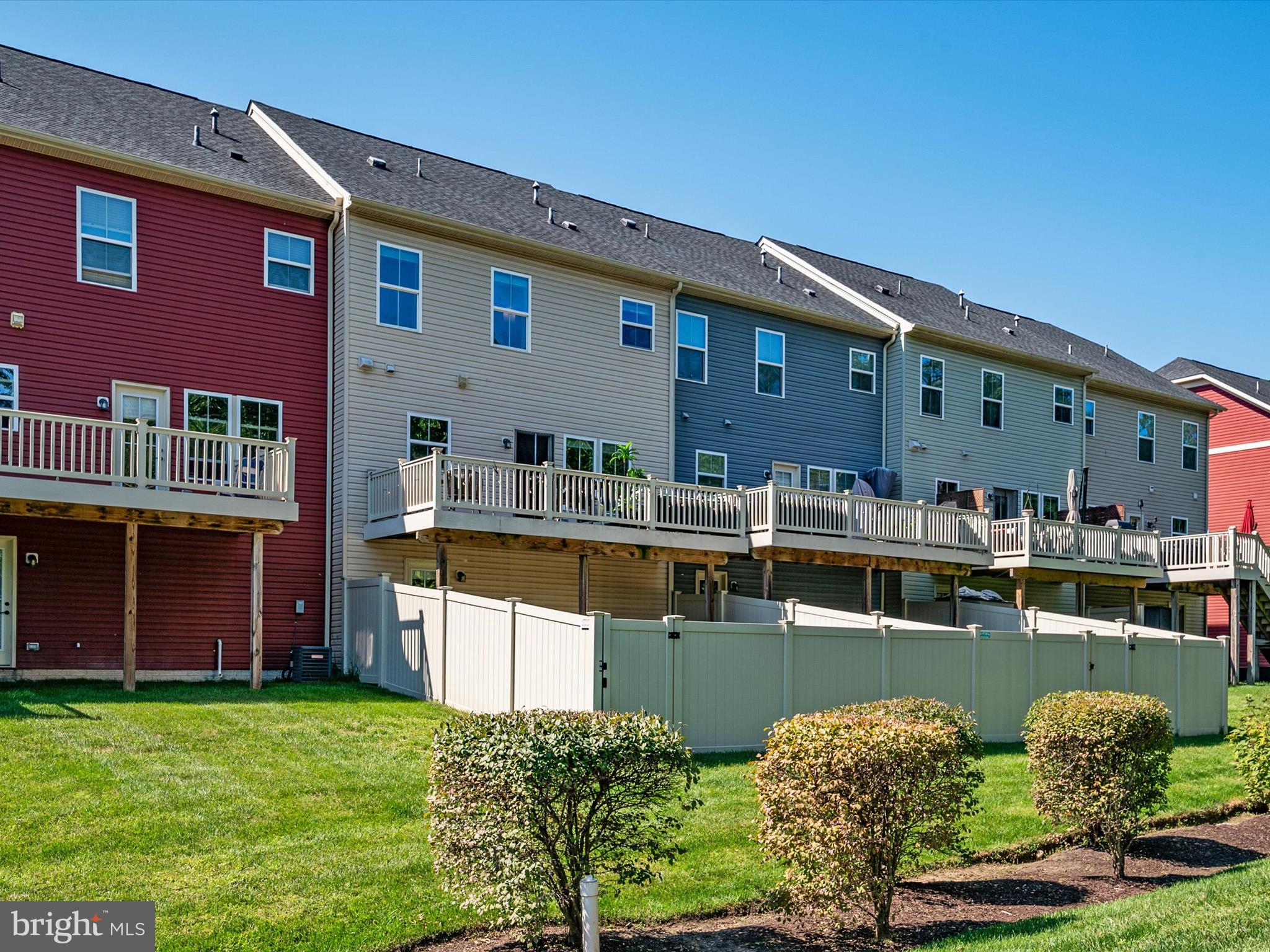 CREEKSIDE VILLAGE AT TANYARD SPRINGS - Residential