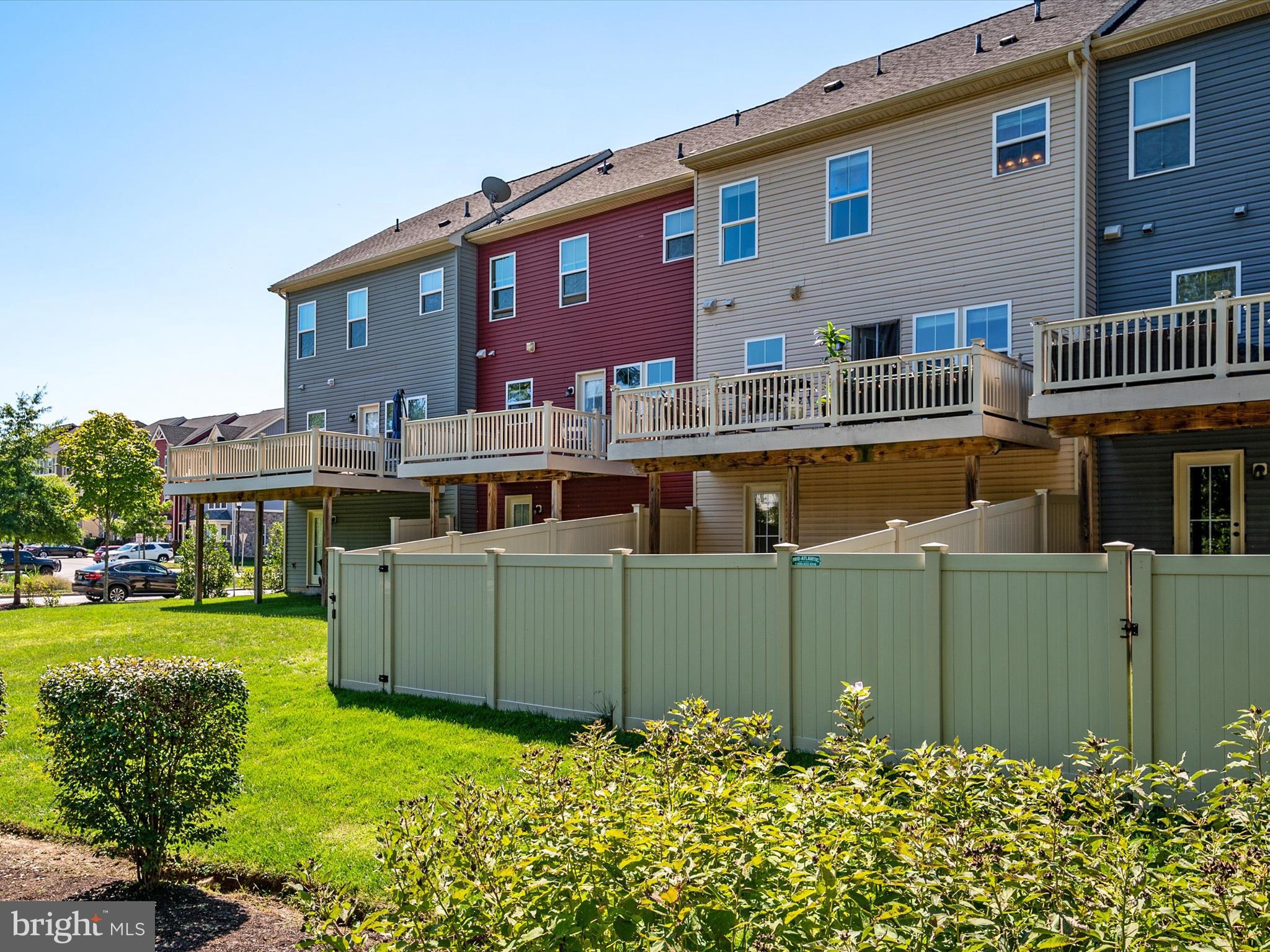 CREEKSIDE VILLAGE AT TANYARD SPRINGS - Residential
