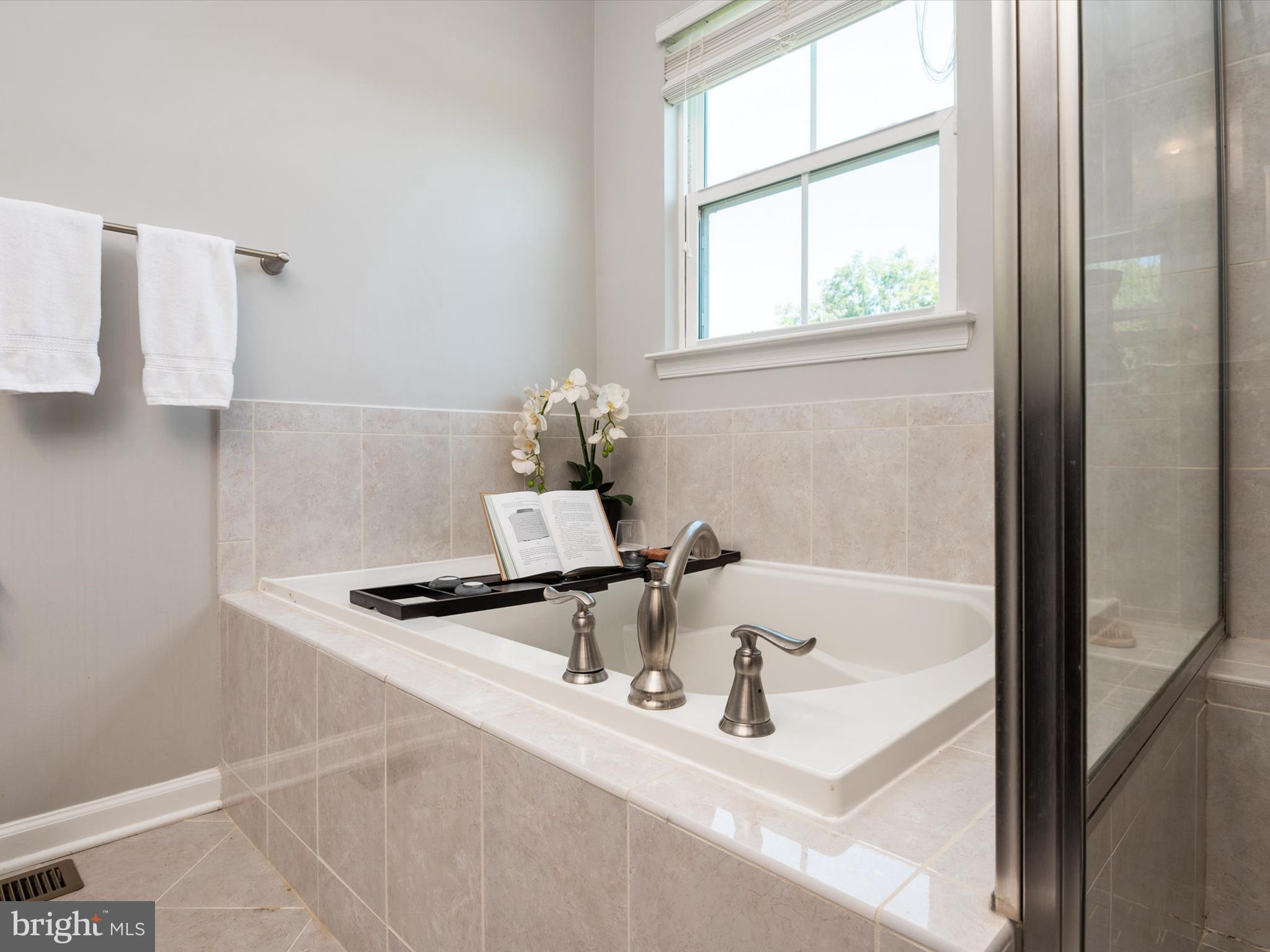 CREEKSIDE VILLAGE AT TANYARD SPRINGS - Residential