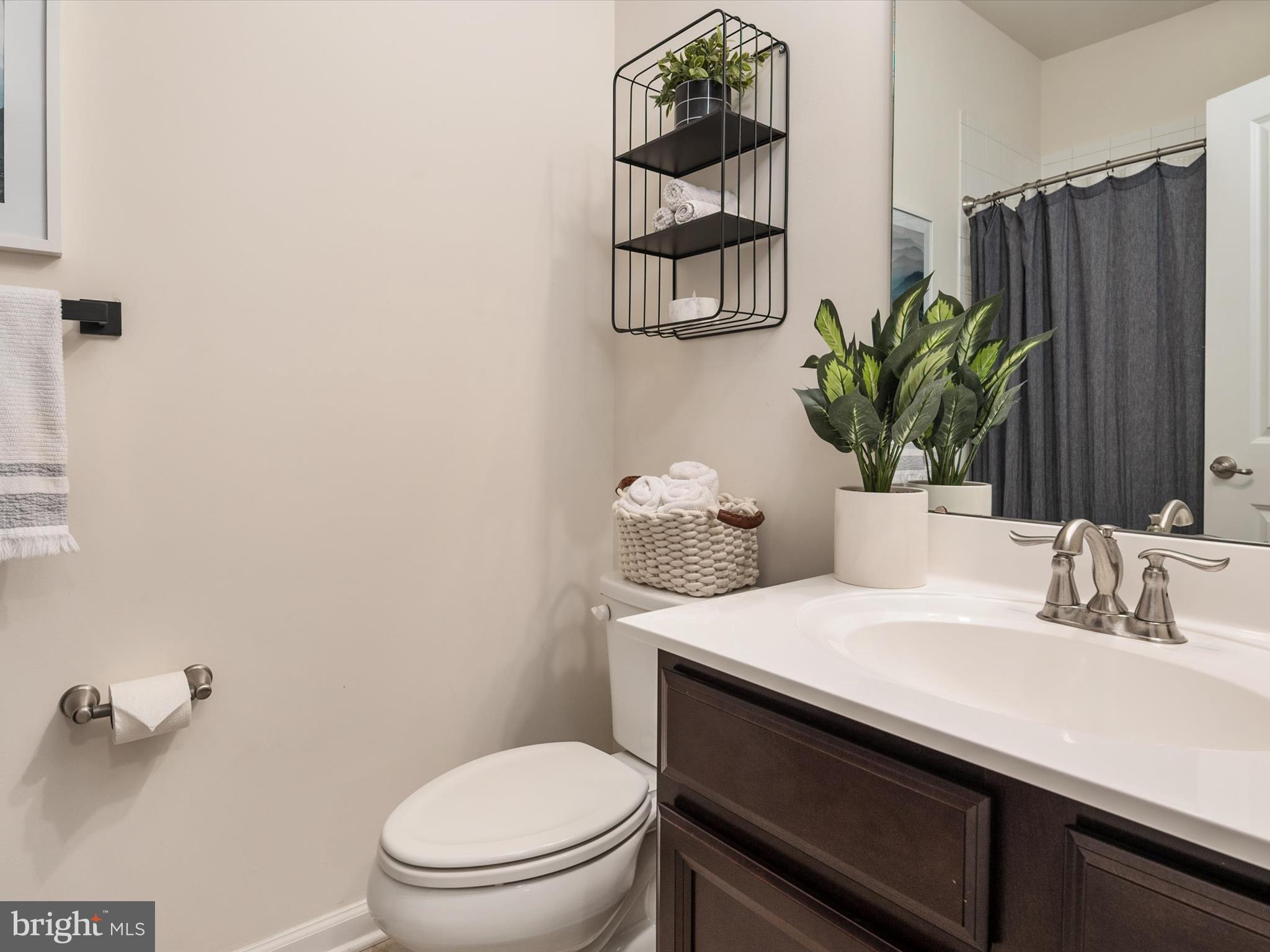 CREEKSIDE VILLAGE AT TANYARD SPRINGS - Residential