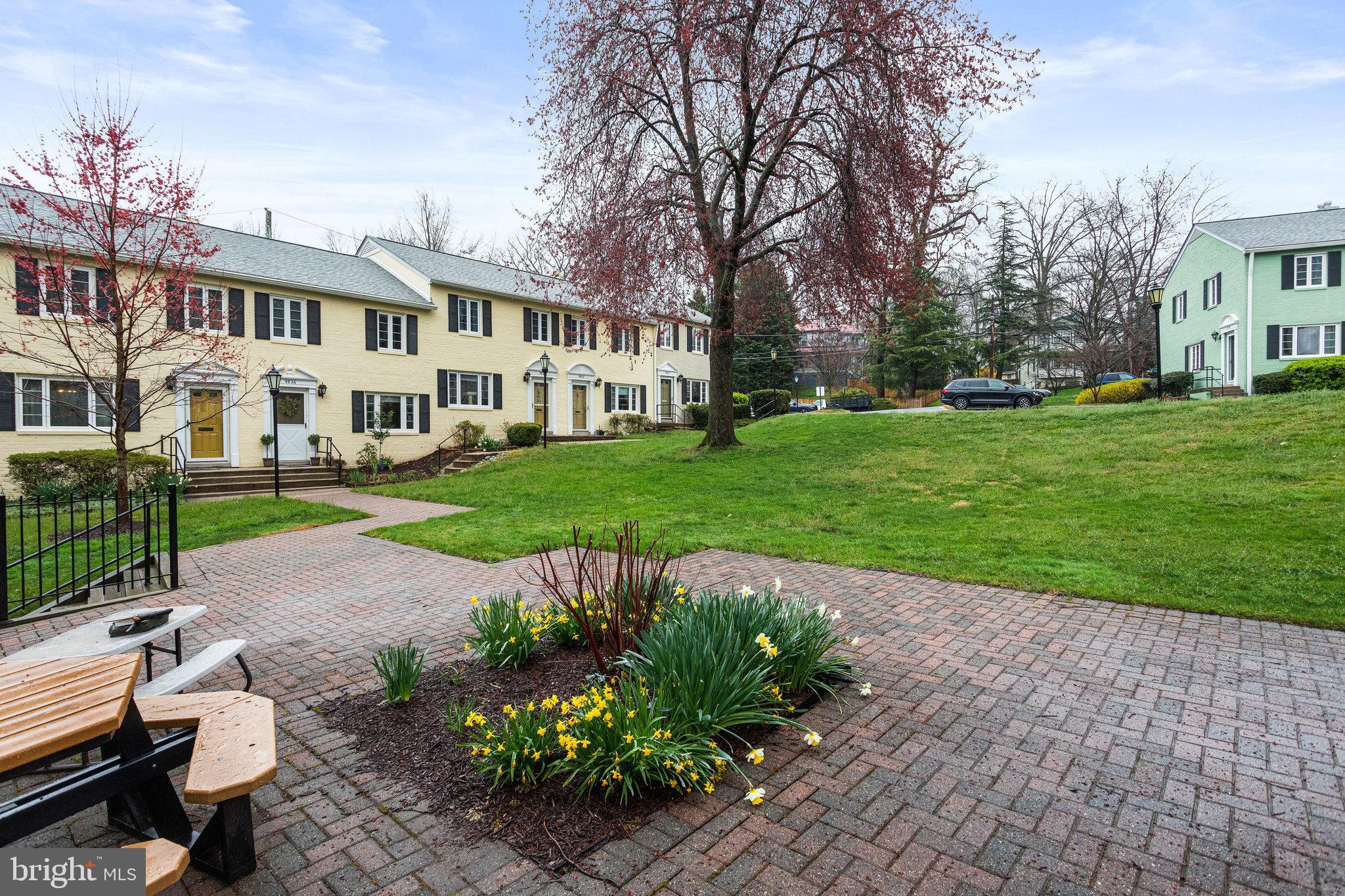 GLEN BRIAR - Residential