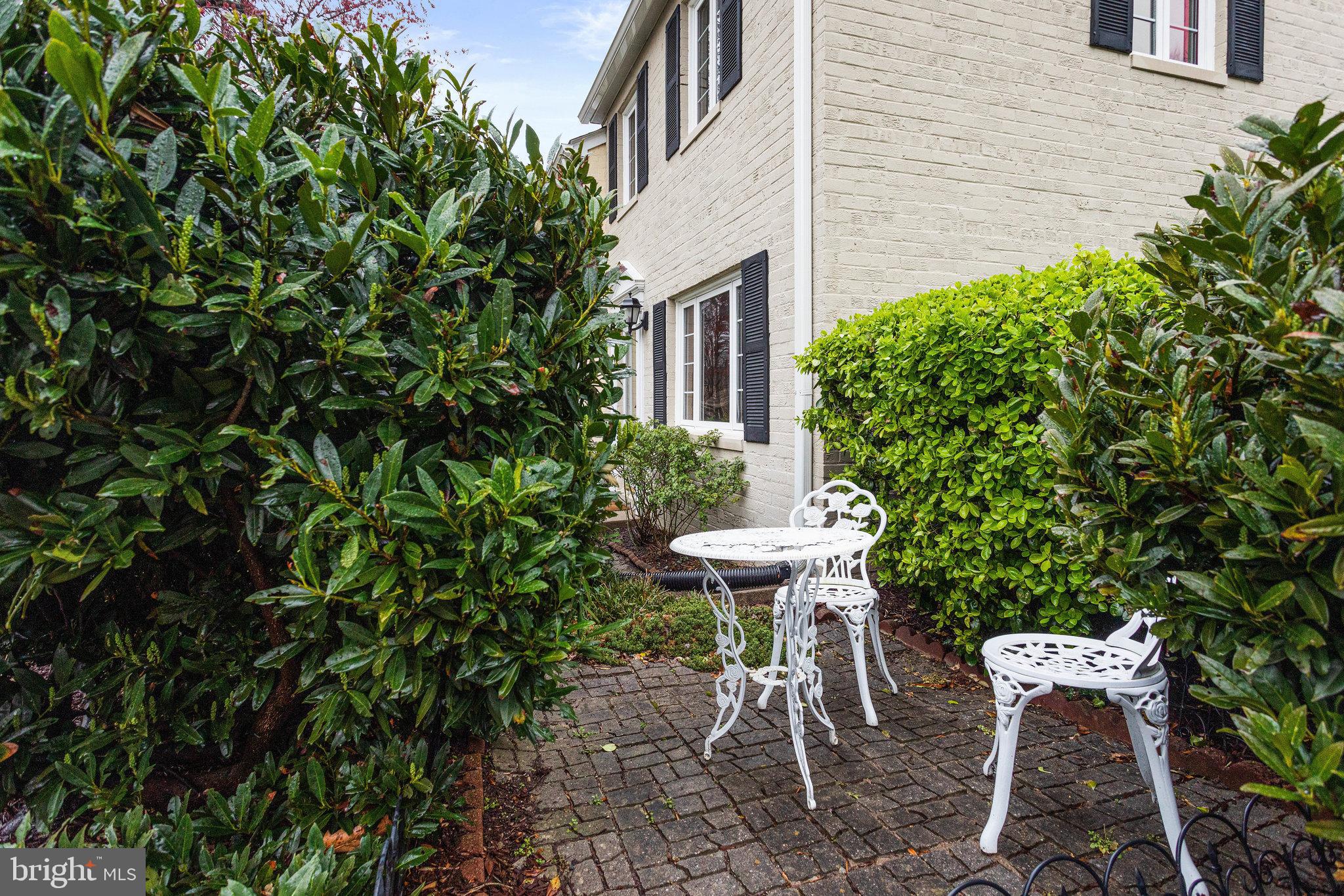 GLEN BRIAR - Residential