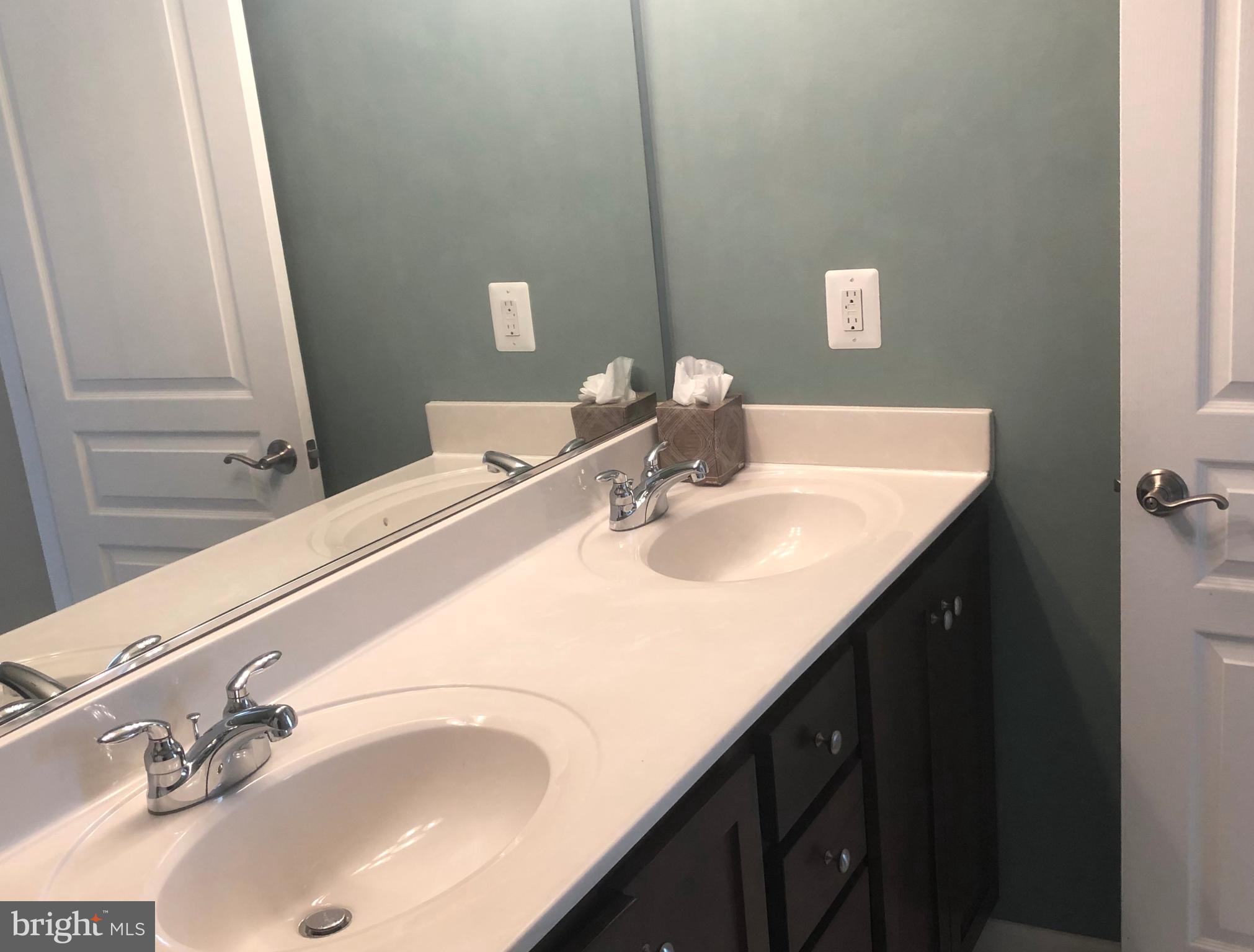 HERITAGE CROSSING CONDOMINIUM - Residential