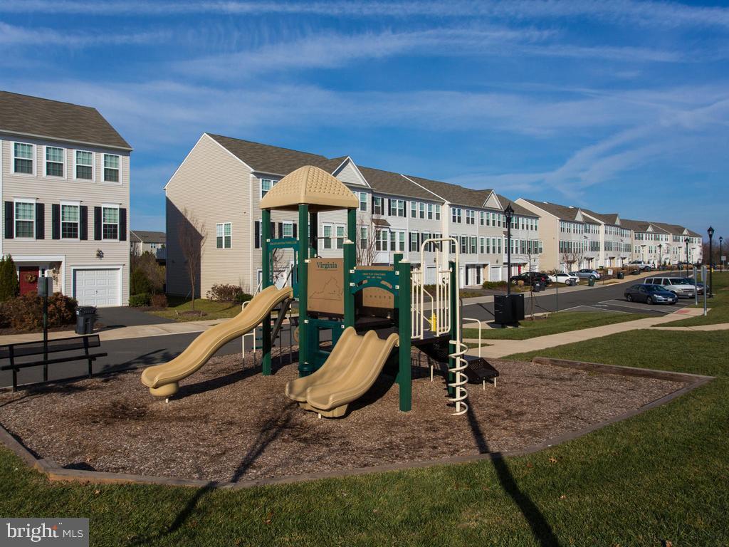 HERITAGE CROSSING CONDOMINIUM - Residential