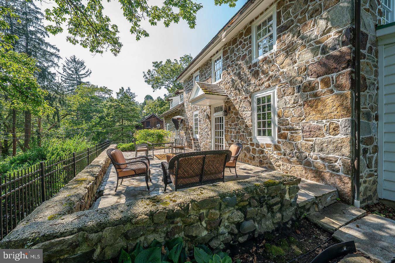 HUNTVIEW AT HORSES - Residential