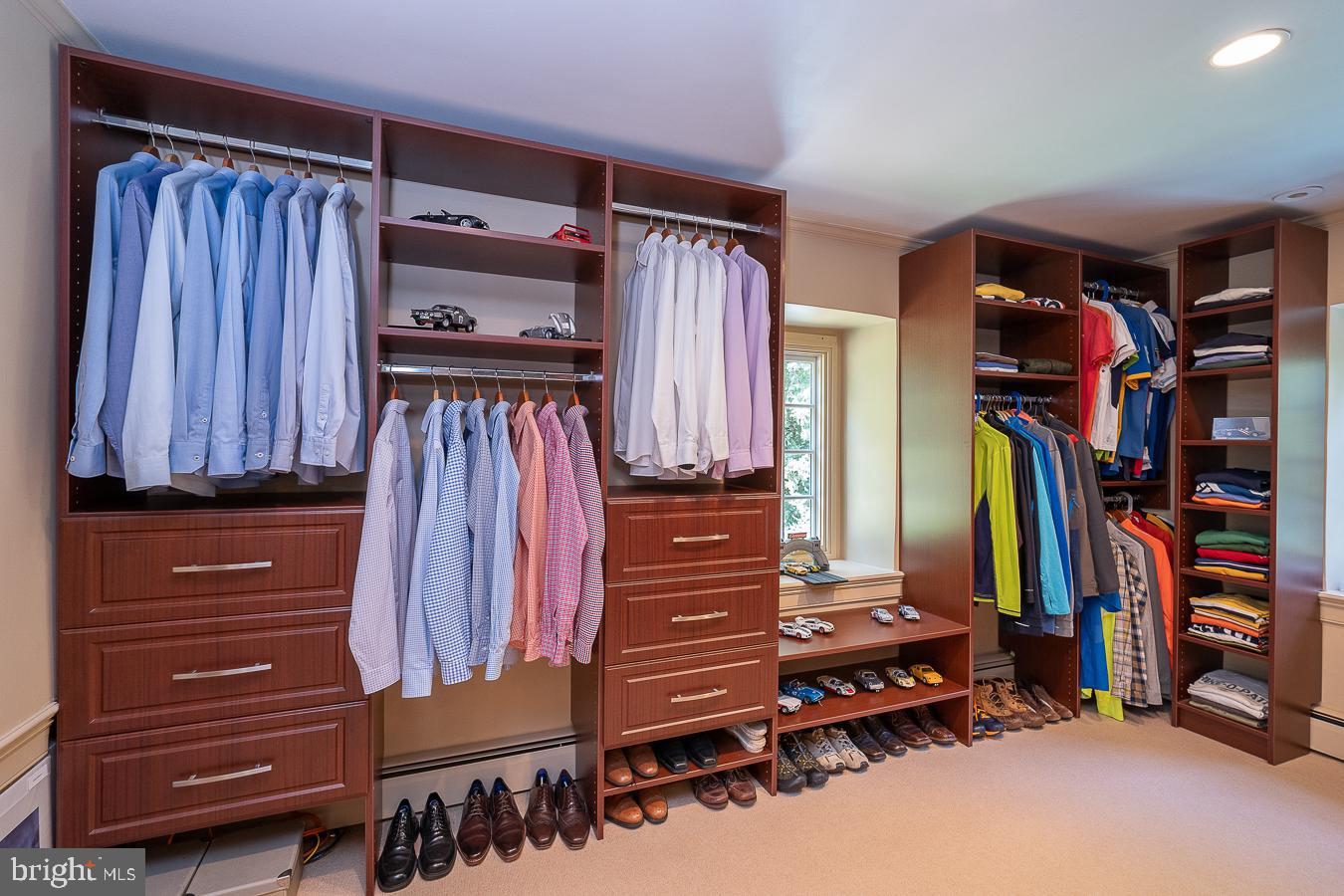 HUNTVIEW AT HORSES - Residential