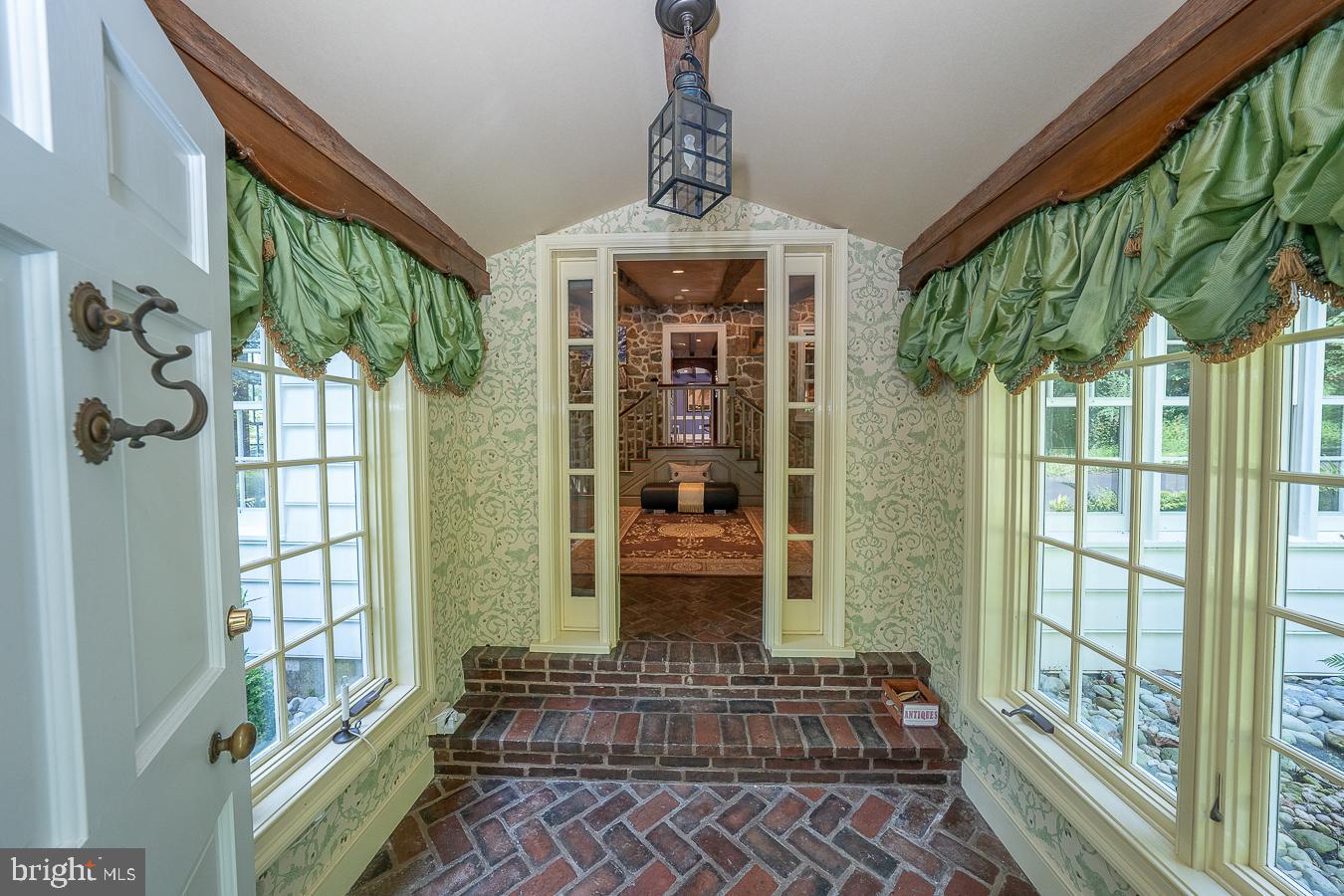 HUNTVIEW AT HORSES - Residential