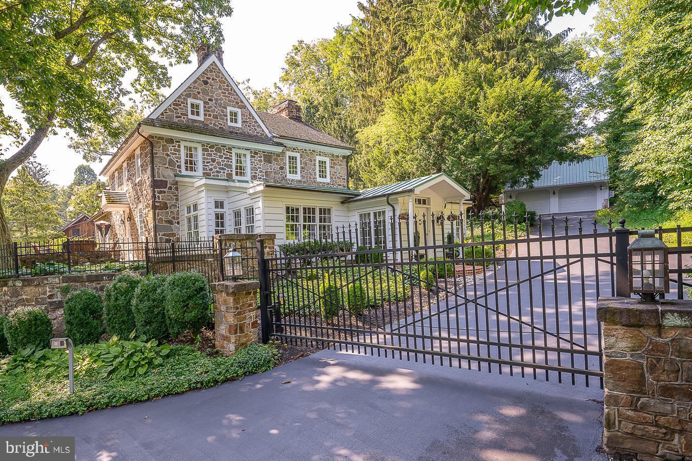 HUNTVIEW AT HORSES - Residential