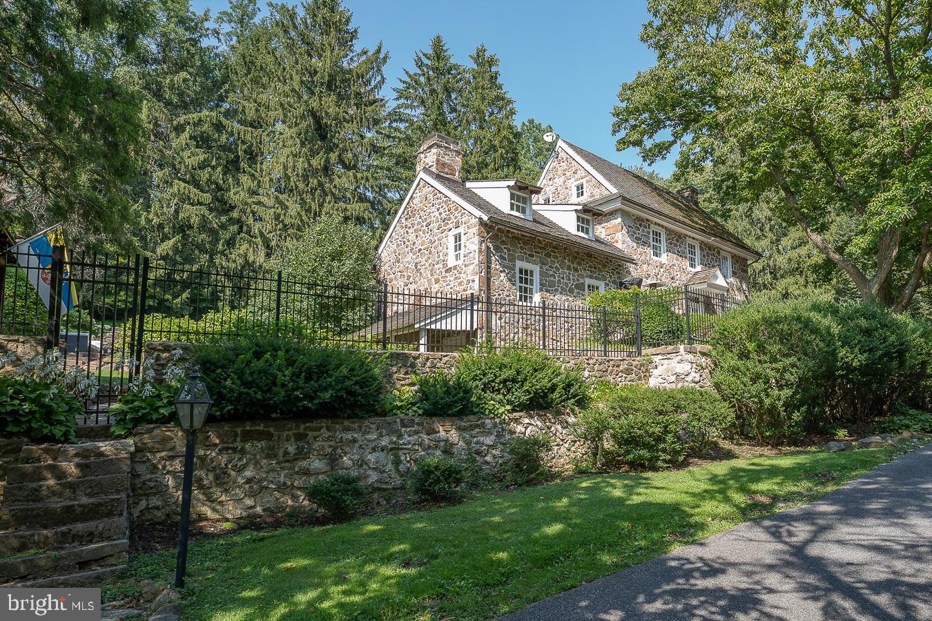 HUNTVIEW AT HORSES - Residential