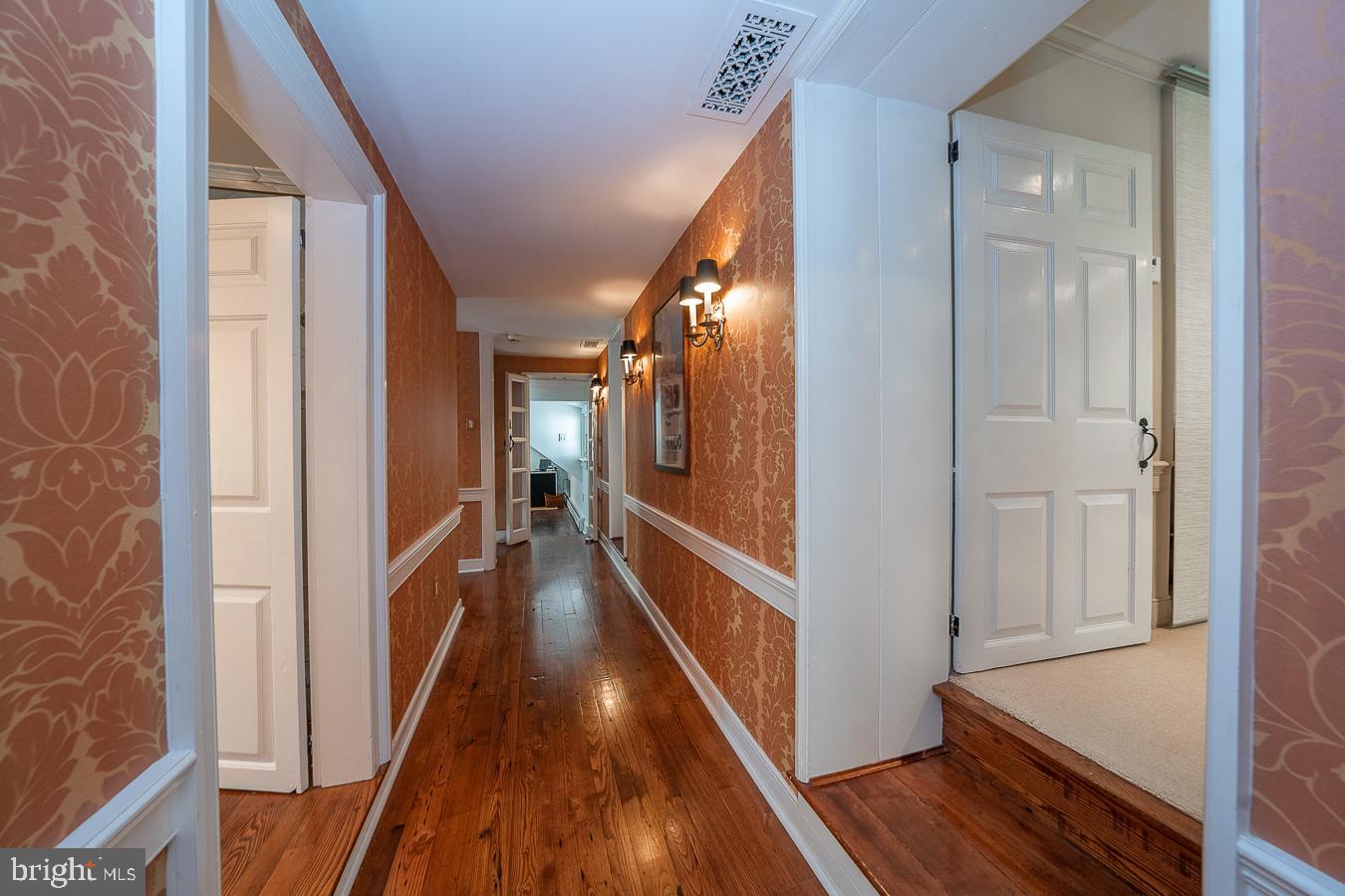 HUNTVIEW AT HORSES - Residential