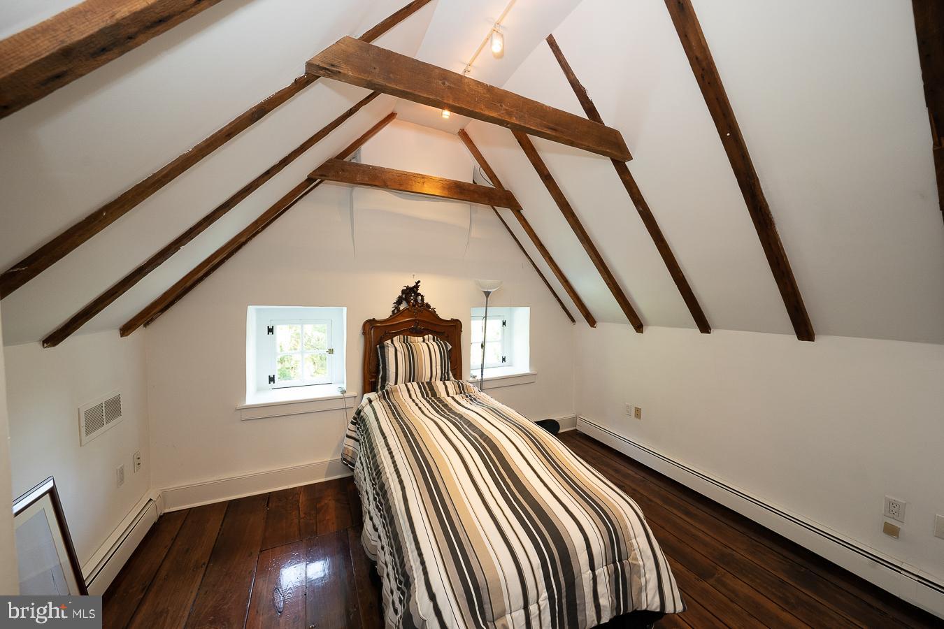 HUNTVIEW AT HORSES - Residential