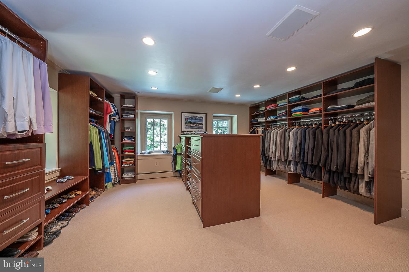 HUNTVIEW AT HORSES - Residential