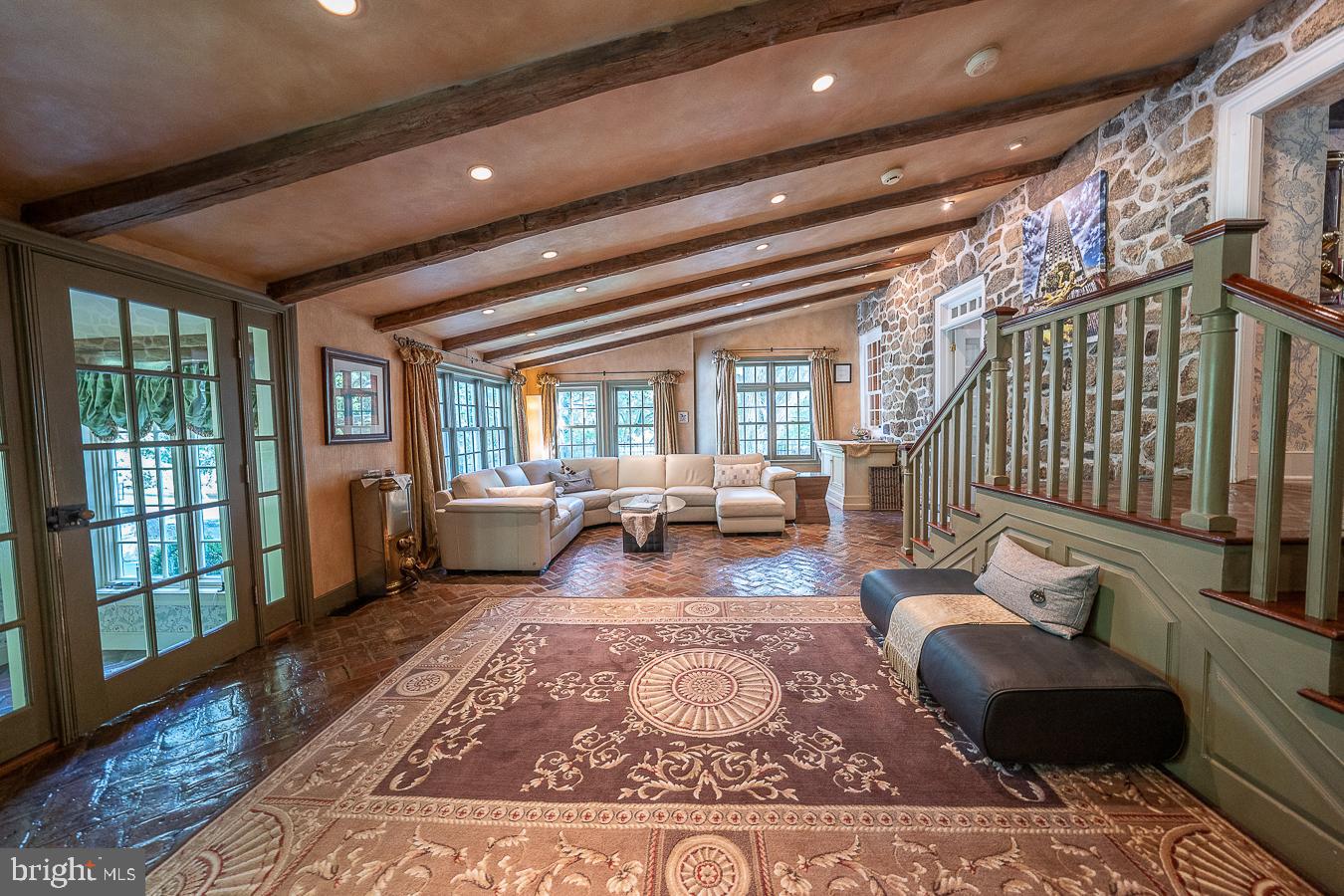 HUNTVIEW AT HORSES - Residential