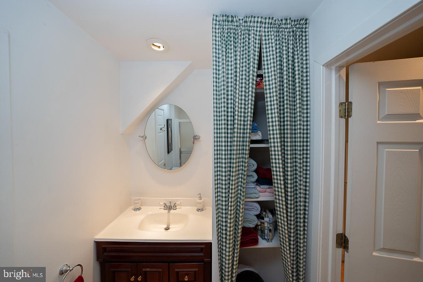 HUNTVIEW AT HORSES - Residential