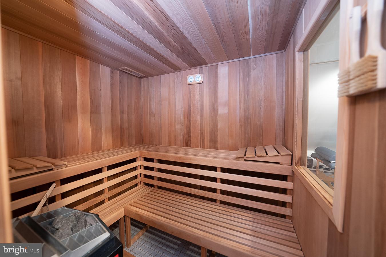 HUNTVIEW AT HORSES - Residential