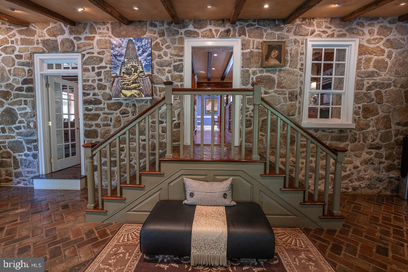 HUNTVIEW AT HORSES - Residential