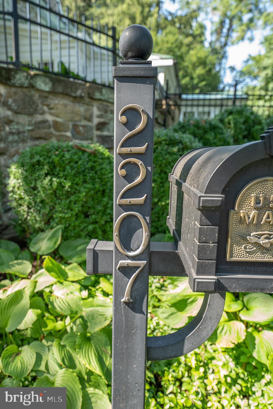 HUNTVIEW AT HORSES - Residential