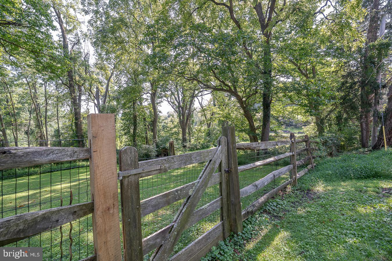 HUNTVIEW AT HORSES - Residential