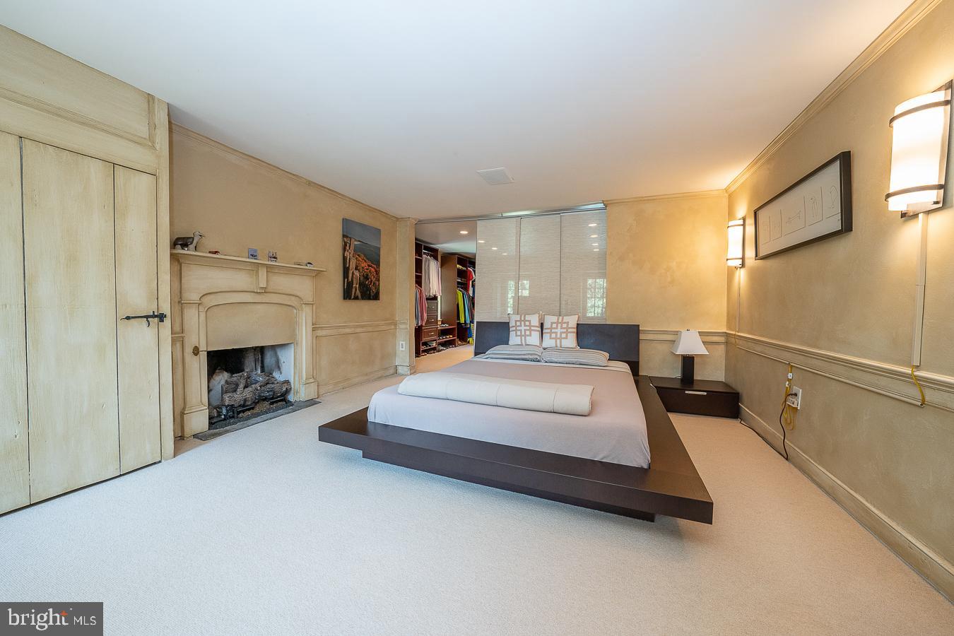 HUNTVIEW AT HORSES - Residential