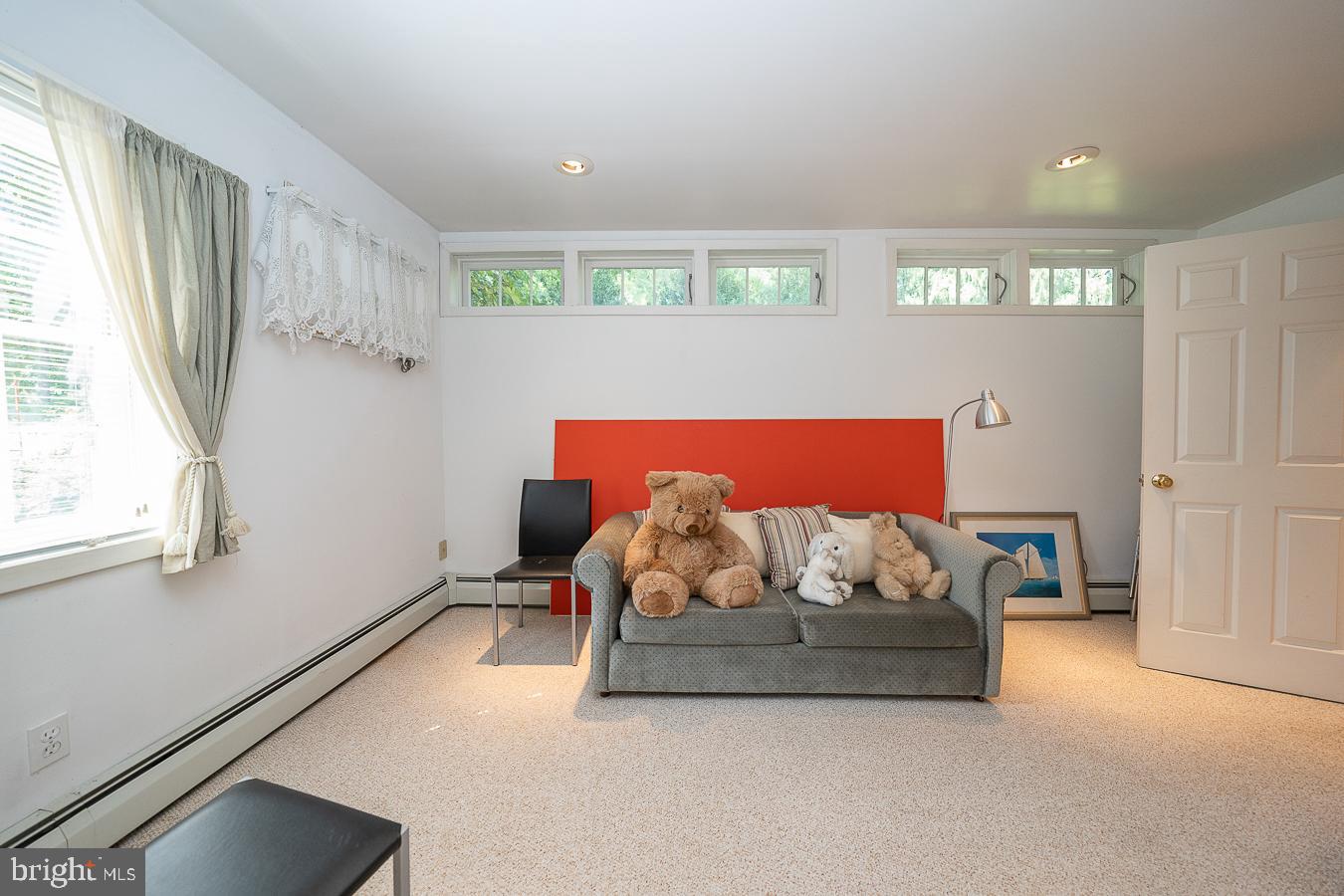 HUNTVIEW AT HORSES - Residential