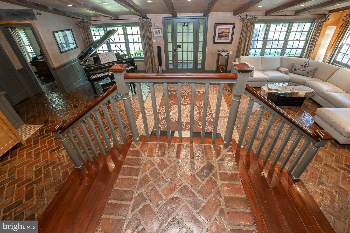 HUNTVIEW AT HORSES - Residential