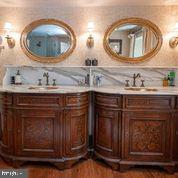 HUNTVIEW AT HORSES - Residential