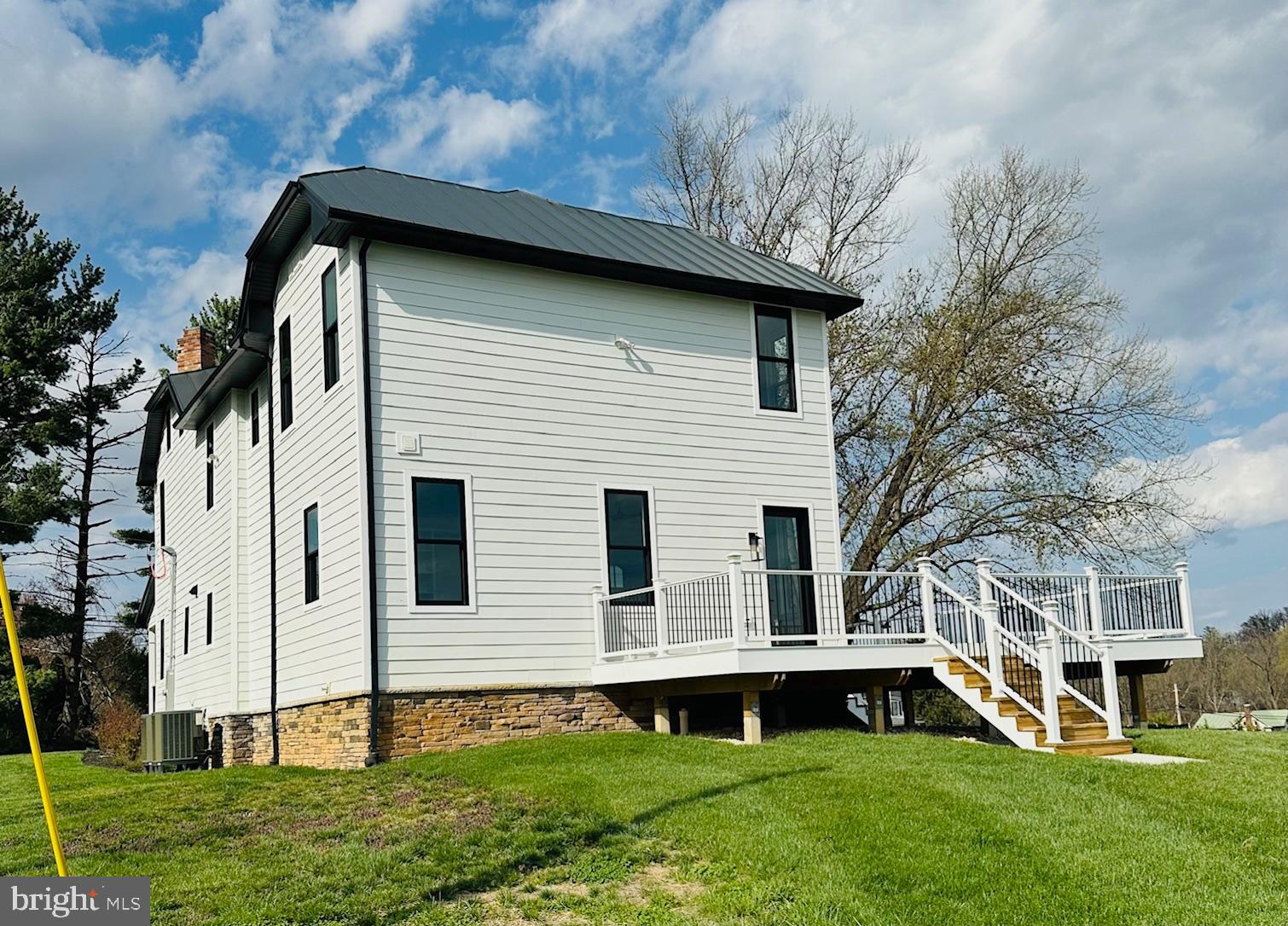 PETERSVILLE - Residential