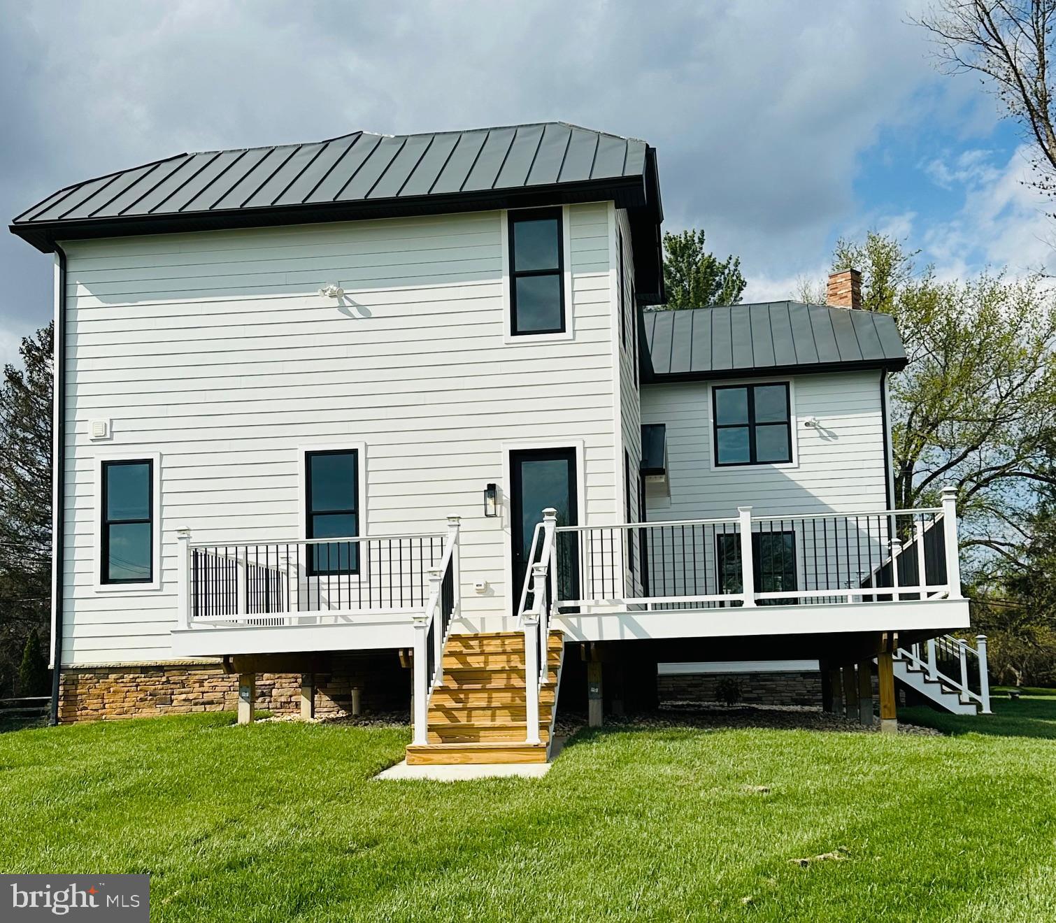 PETERSVILLE - Residential