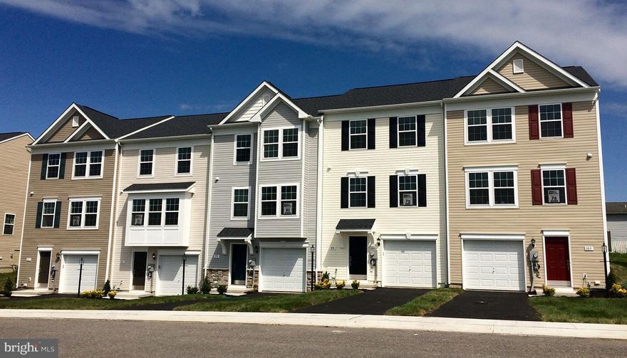 DECEMBER DELIVERY MOVE IN THIS YEAR! LAST ONE IN THE ROW! LOWEST PRICE IN THE AREA! 100% FINANCING & CLOSING COST MONEY! York II garage town, 8' Morning Room, stainless appliances, quartz countertops,  42 inch cabinets & kitchen island, hardwood in kitchen & MR, deluxe owners bath with separate shower & soaking tub, finished lower level rec room with walkout & bath rough in. Double Box Bay window.