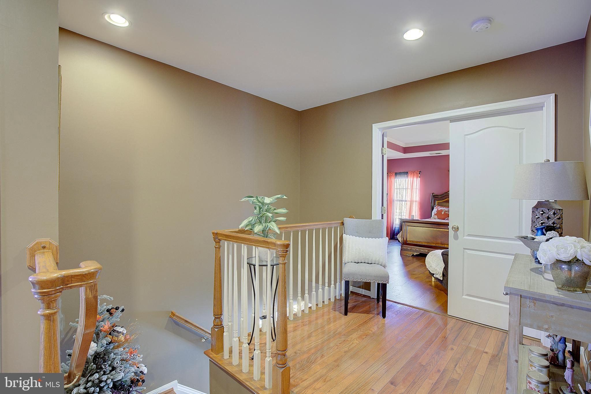 SEVEN OAKS - Residential