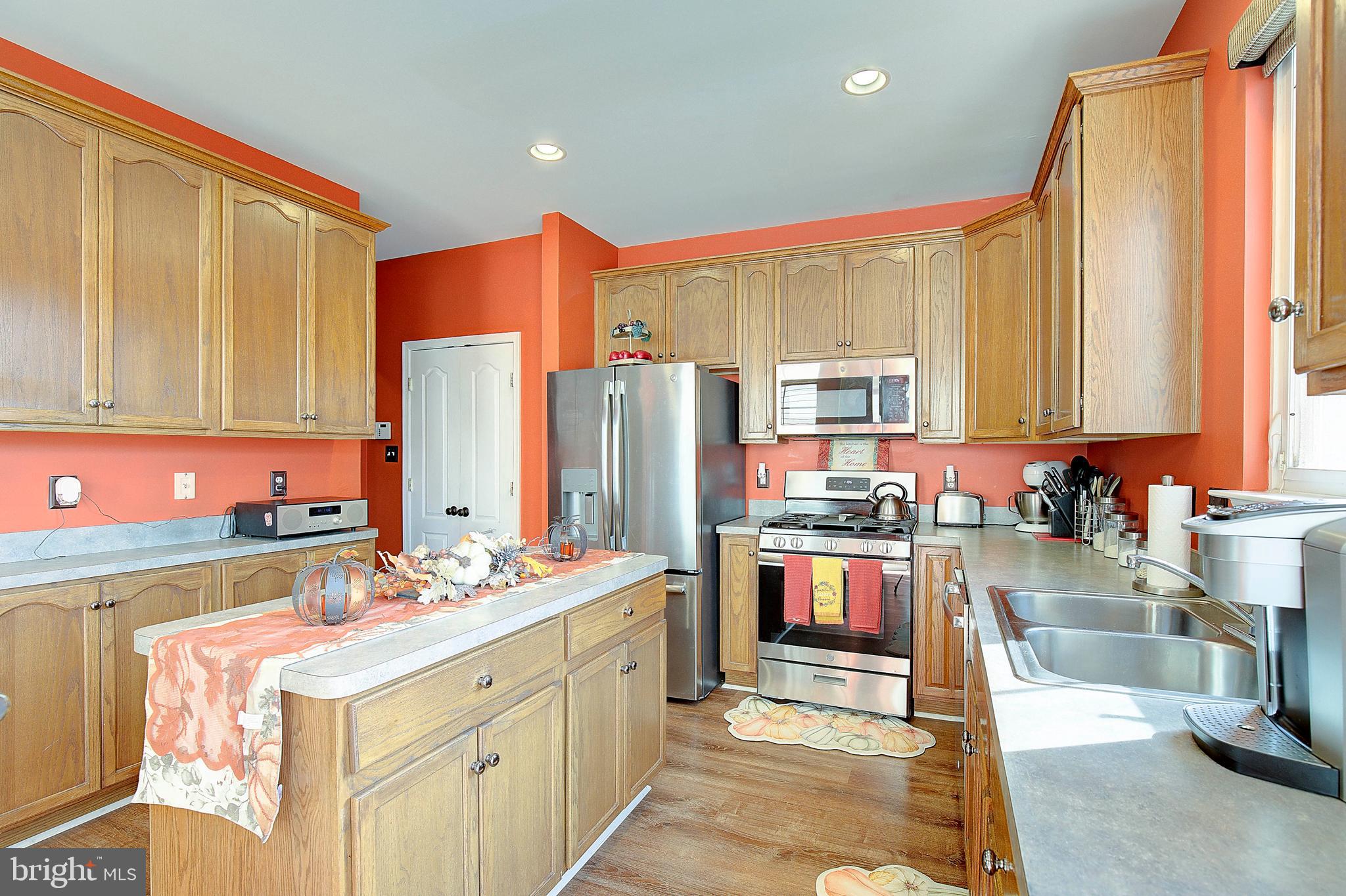 SEVEN OAKS - Residential