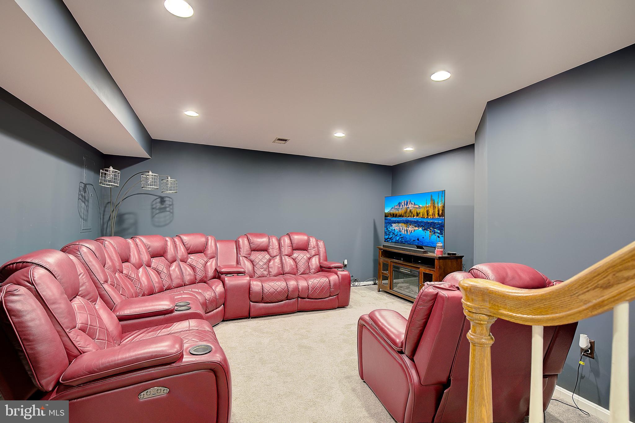 SEVEN OAKS - Residential